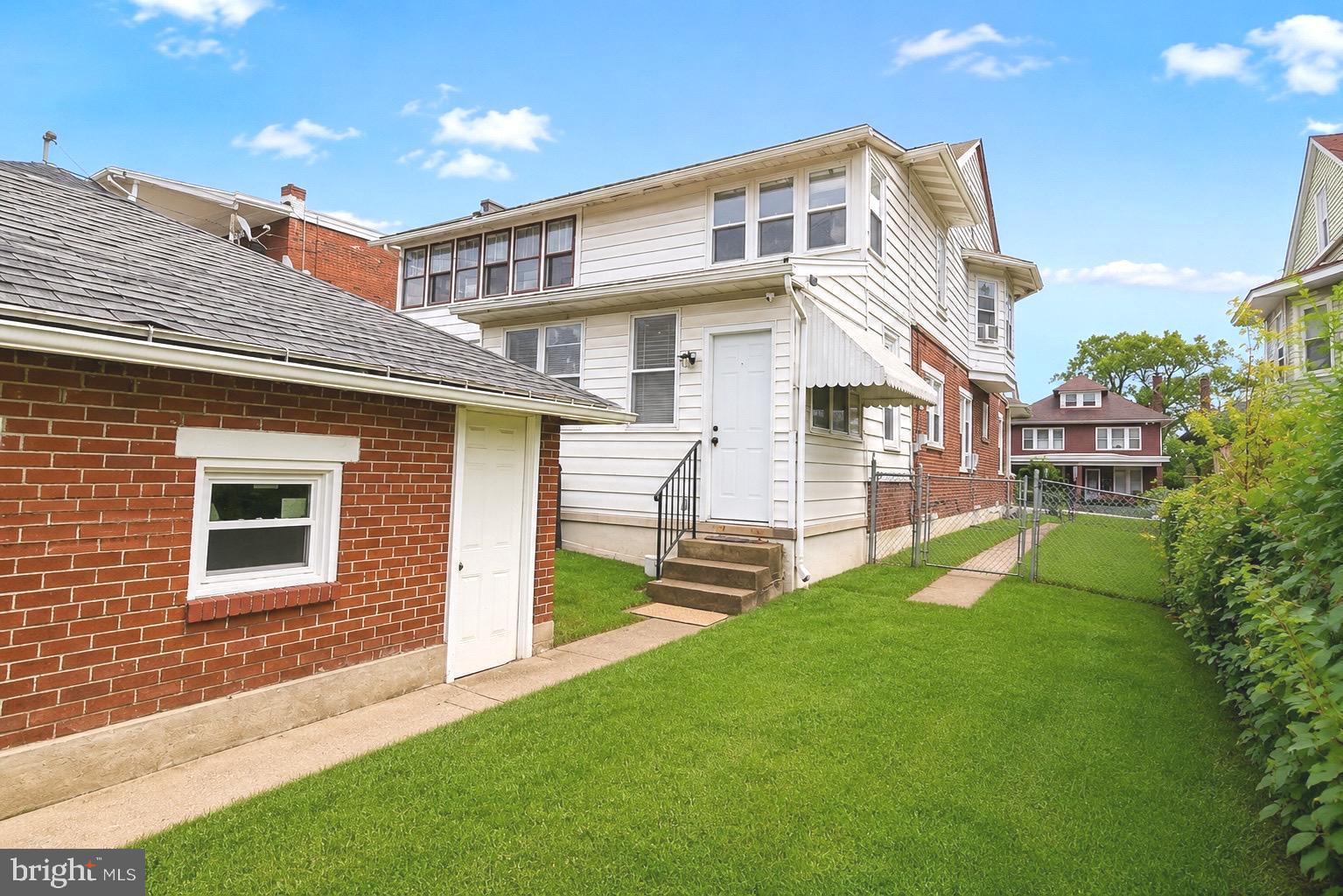 2012 Bellevue Rd, Harrisburg, PA 17104 photo