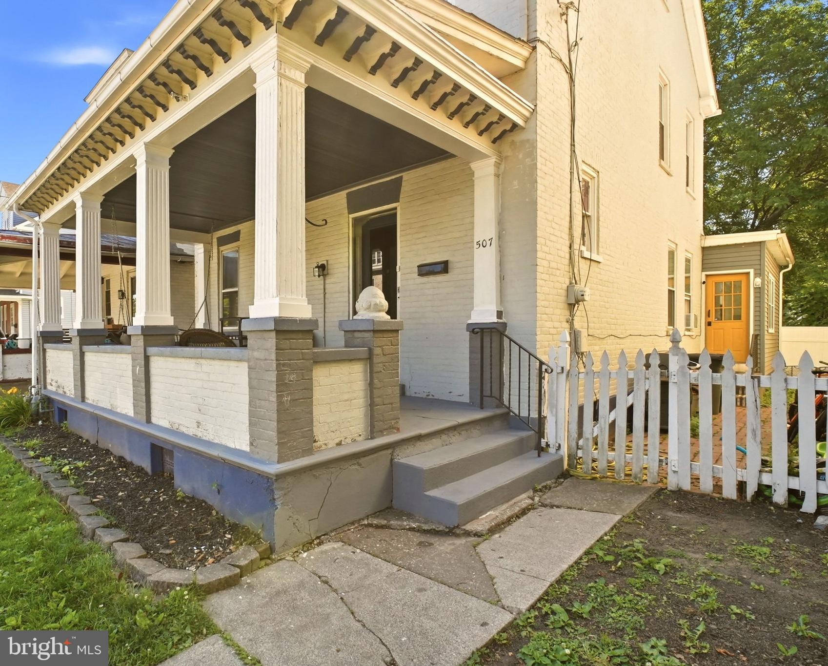 507 Walnut St, Catasauqua, PA 18032 photo