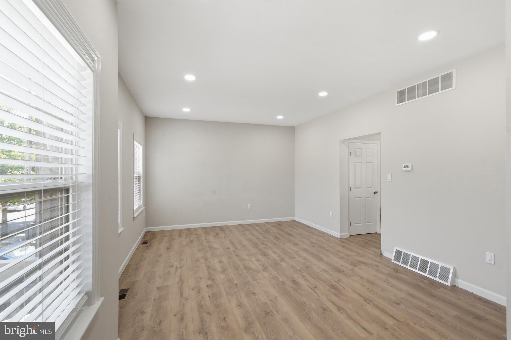 33 Hopkins St, Woodbury, NJ 08096 photo