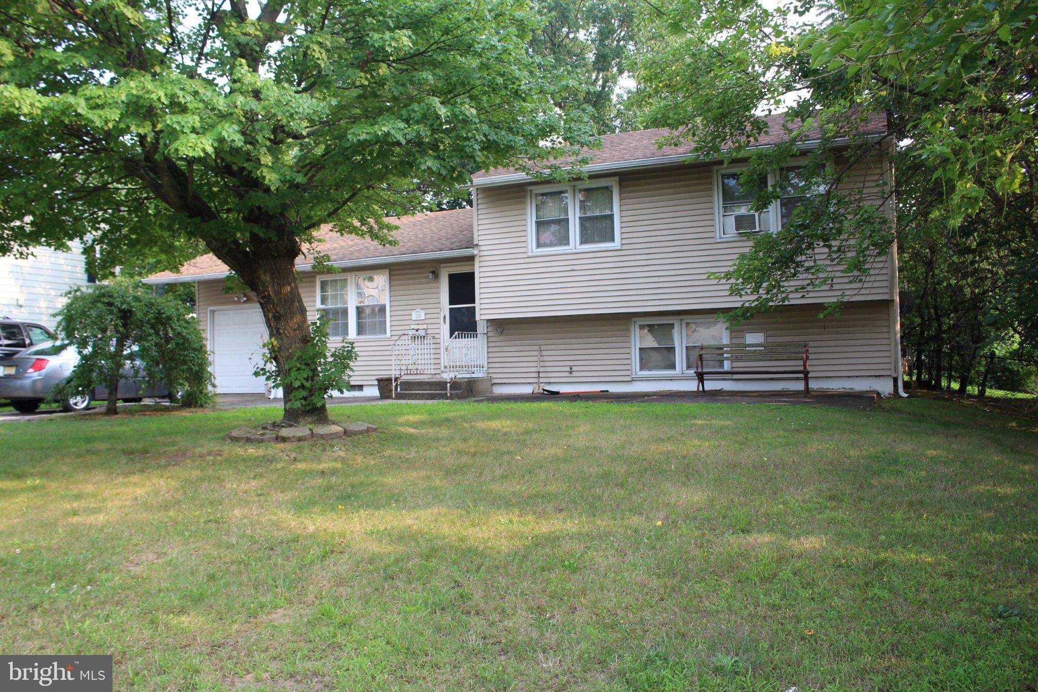 222 Ogden Station Rd, Deptford, NJ 08096
