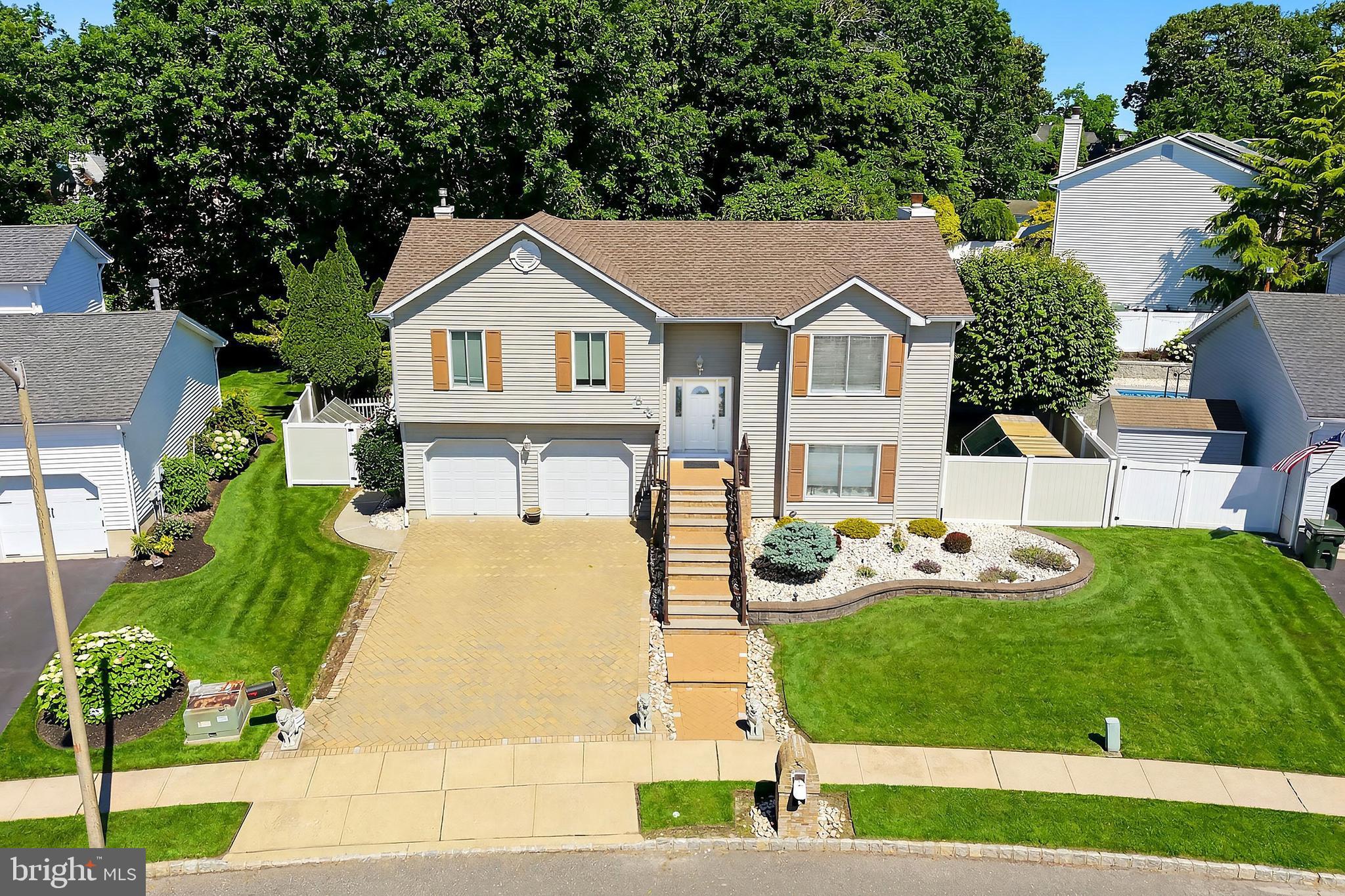 34 Bronia St, Howell, NJ 07731