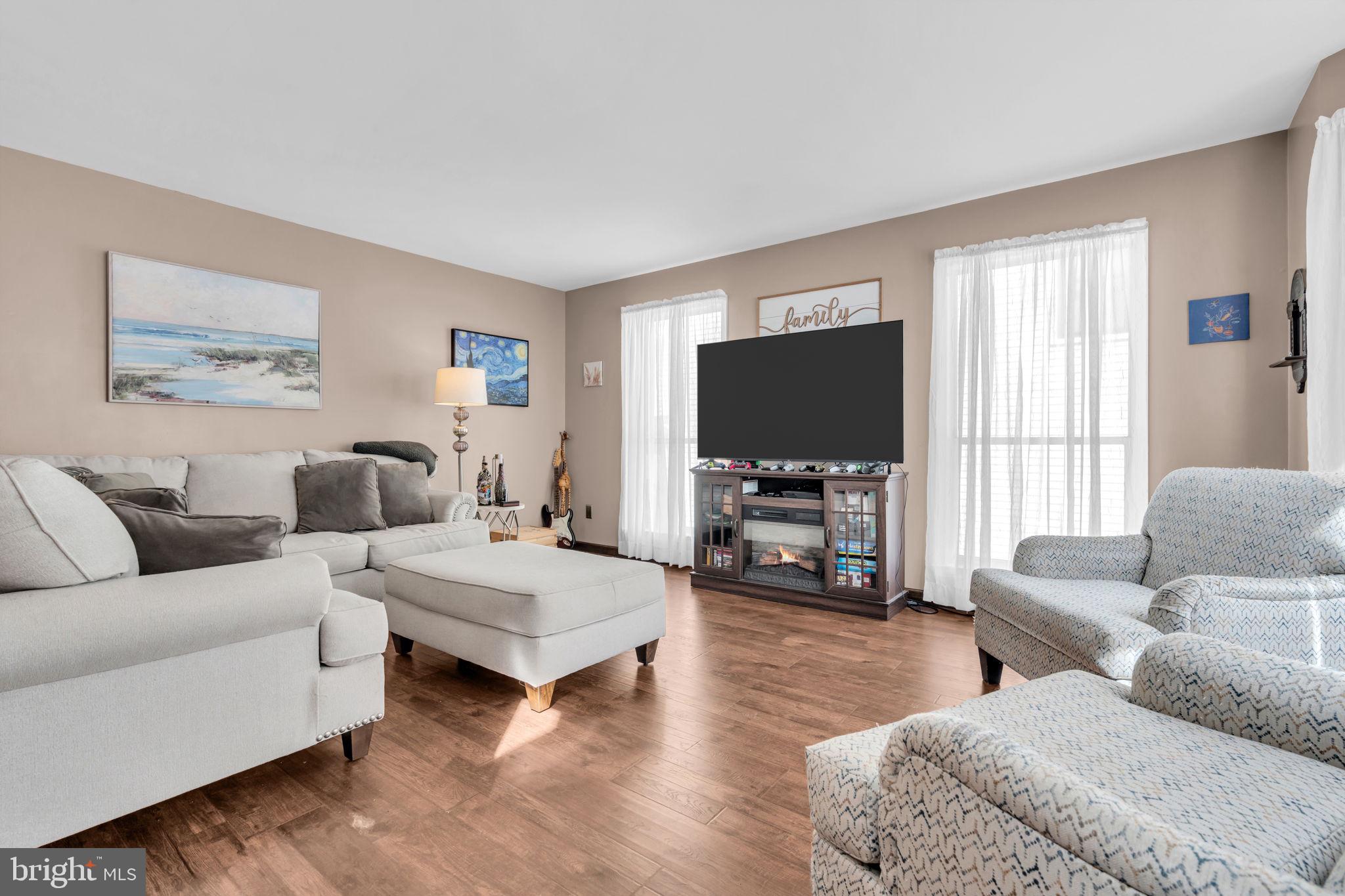 10 Sami Dr, Howell, NJ 07731 photo