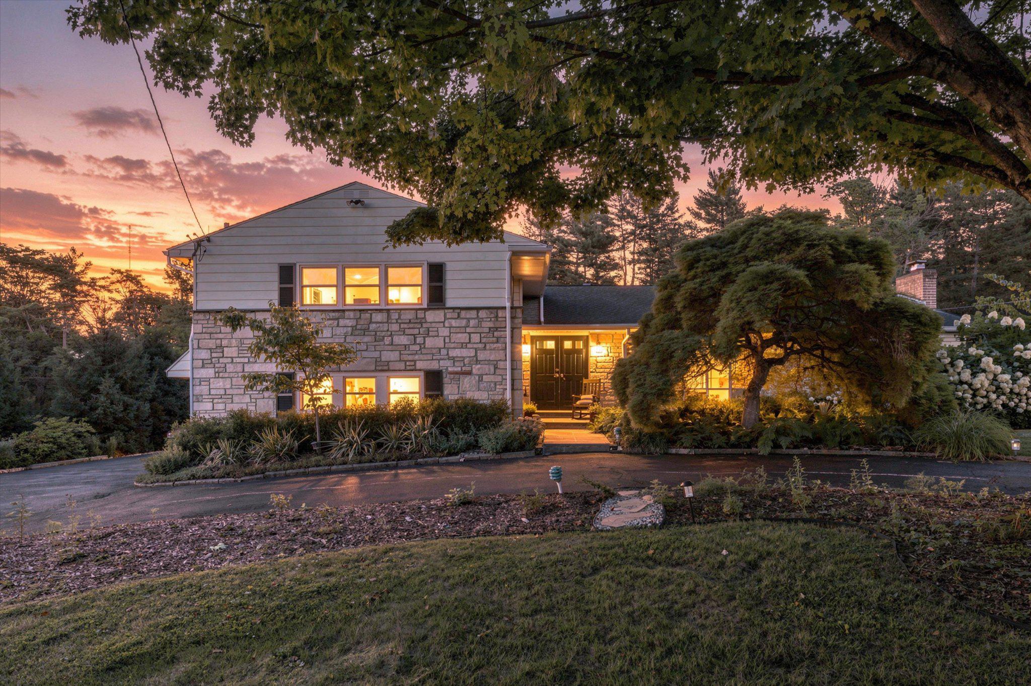 341 Sprague Rd, Enon Valley, PA 19072