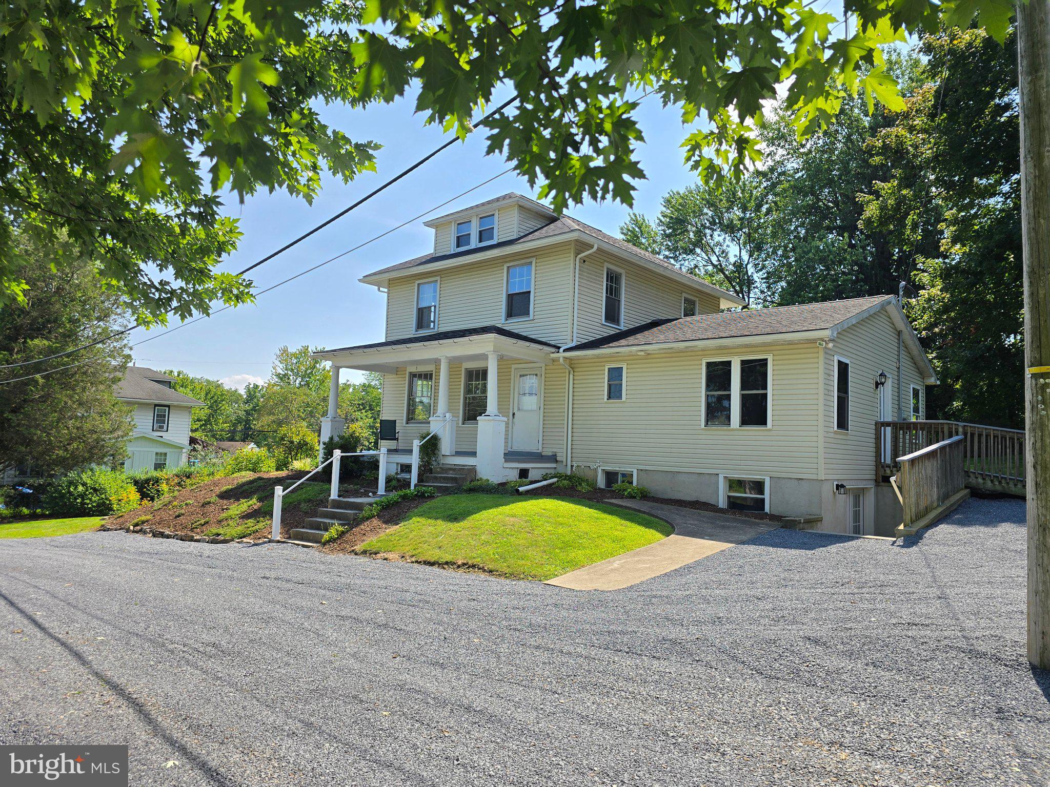 26 Clayton Ave, Hamburg, PA 19526