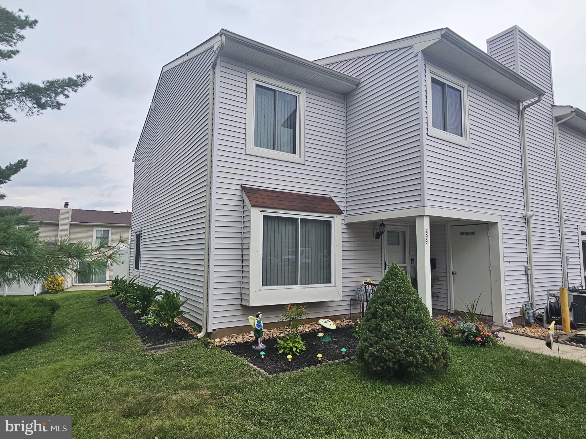 299 Ivy Ct, Marlton, NJ 08053