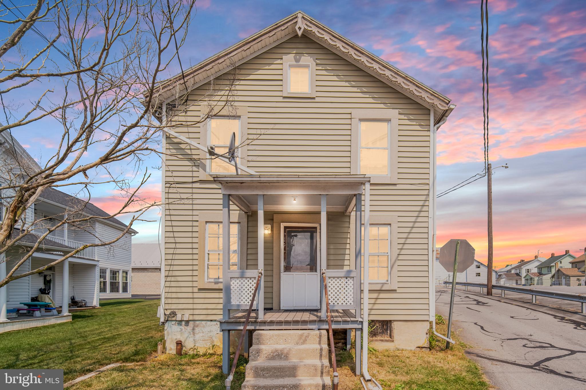 5 Maple St, East Prospect, PA 17317