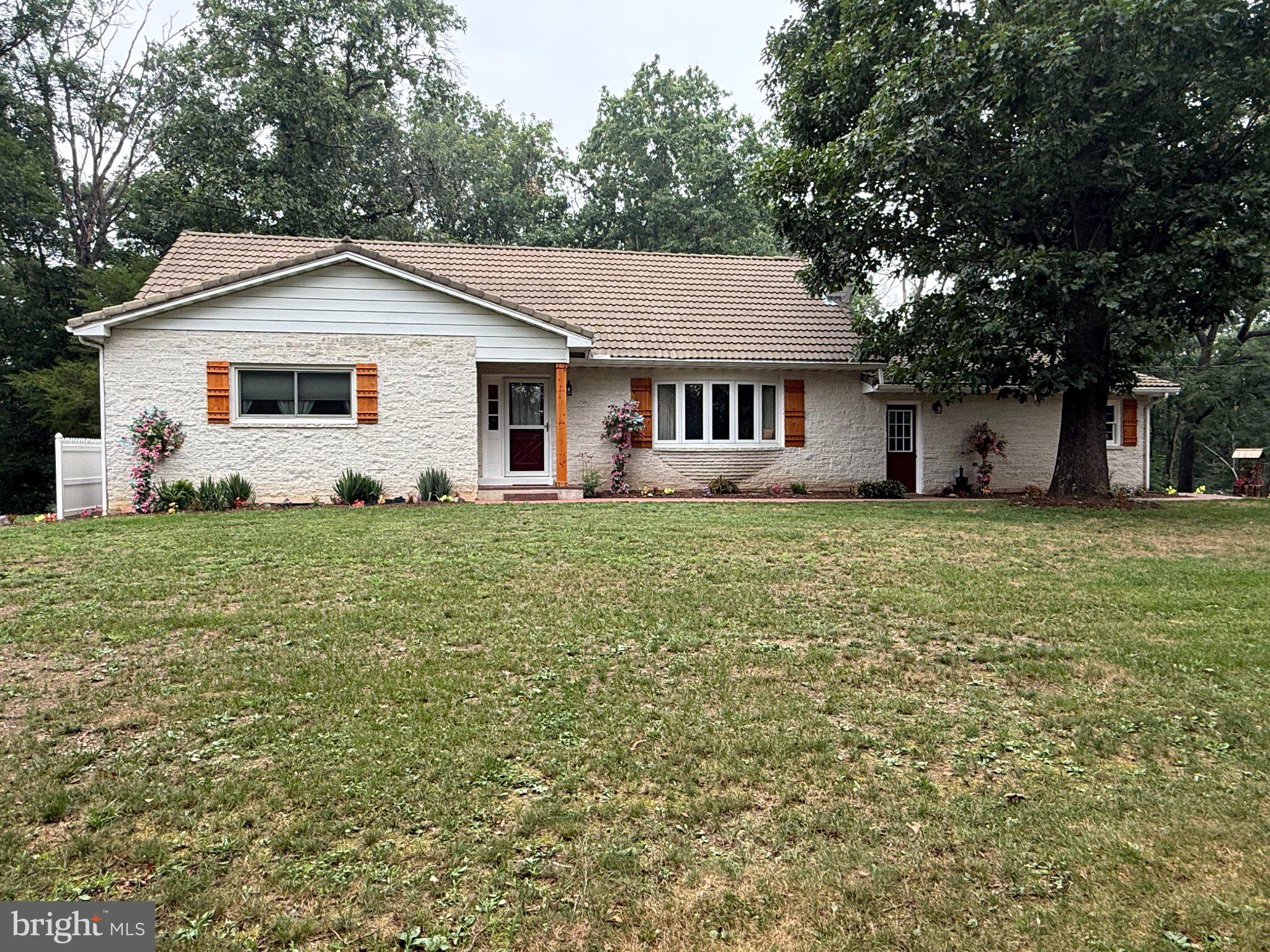 11 Wagner Dr, Mechanicsburg, PA 17050