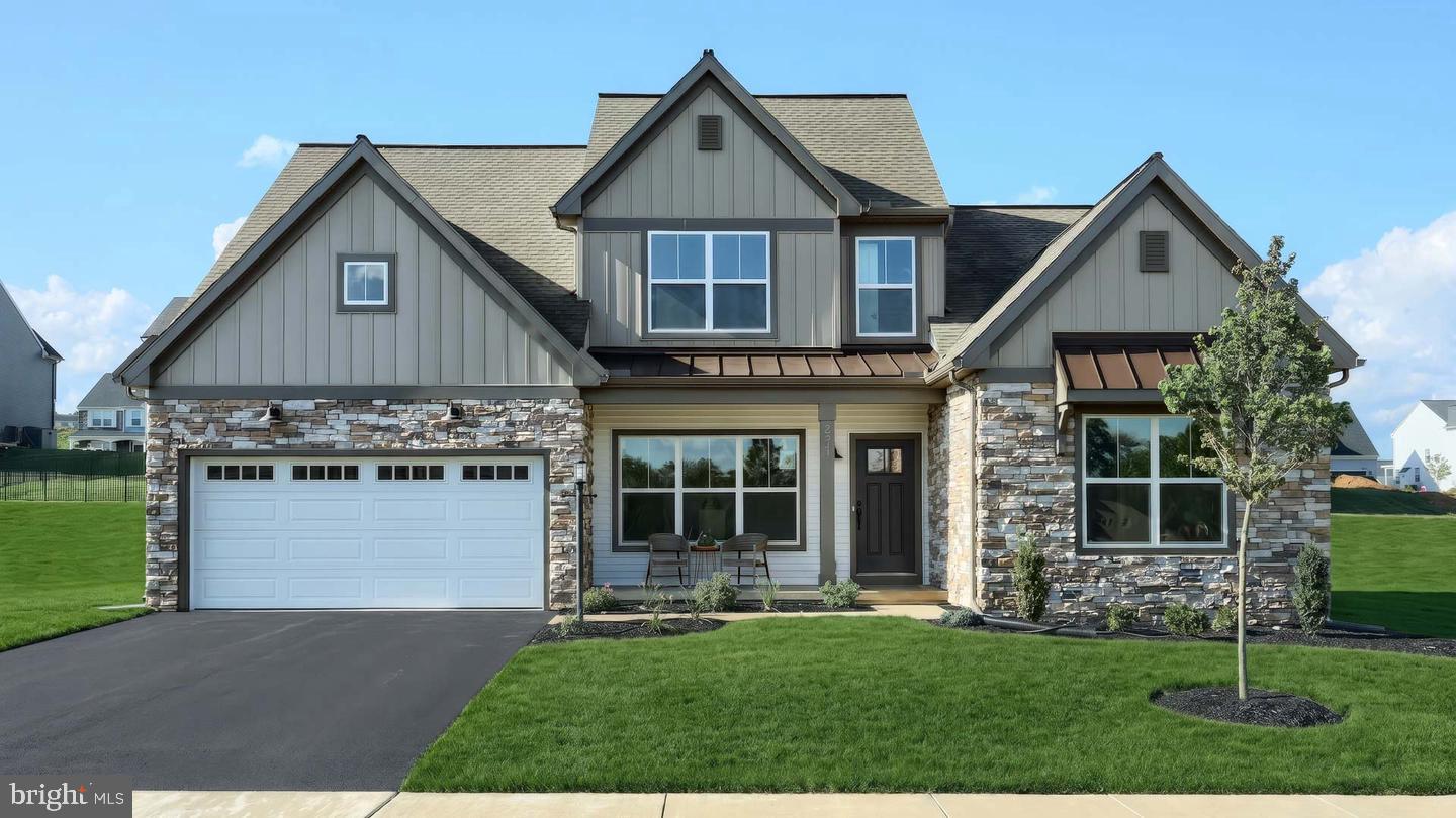 2236 Autumn Chase Dr, Mechanicsburg, PA 17055