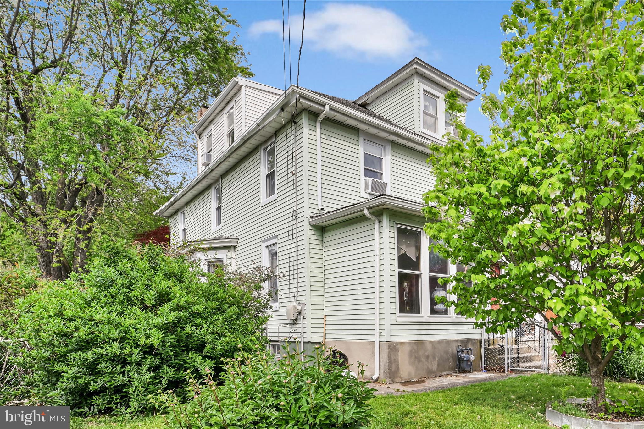 1666 Ward St, Marcus Hook, PA 19061 photo