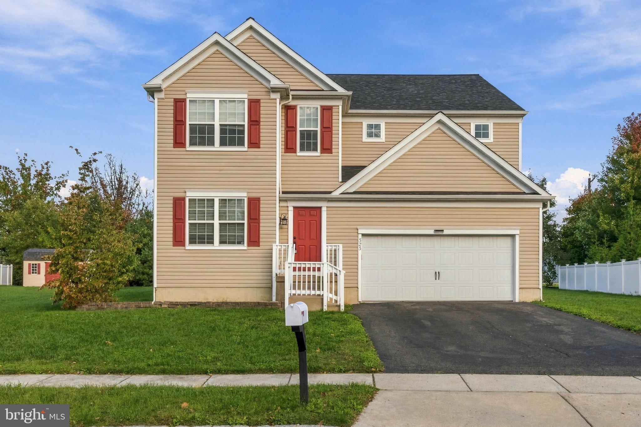 323 Pigott Dr, Florence, NJ 08518