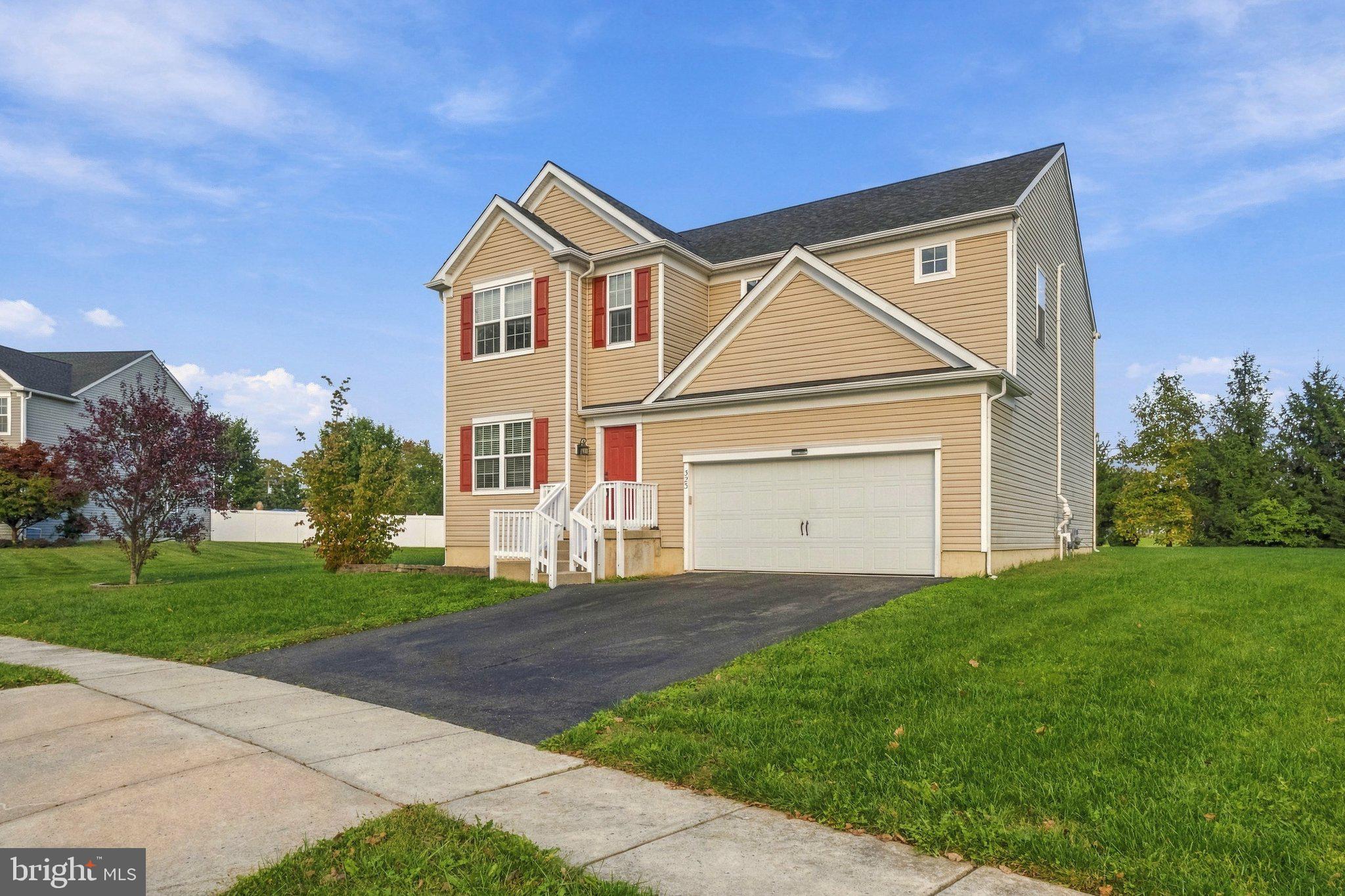 323 Pigott Dr, Florence, NJ 08518 photo