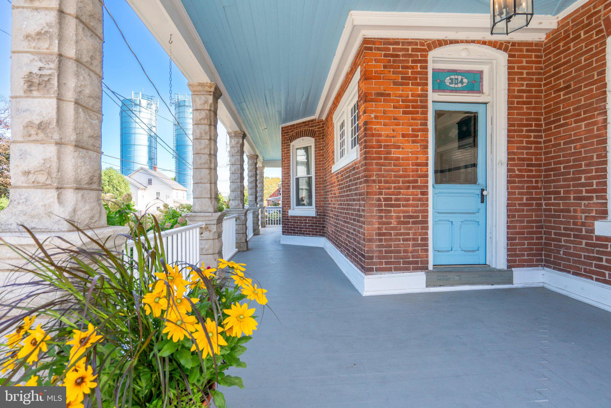 304 Main St, Pennsburg, PA 18073 photo