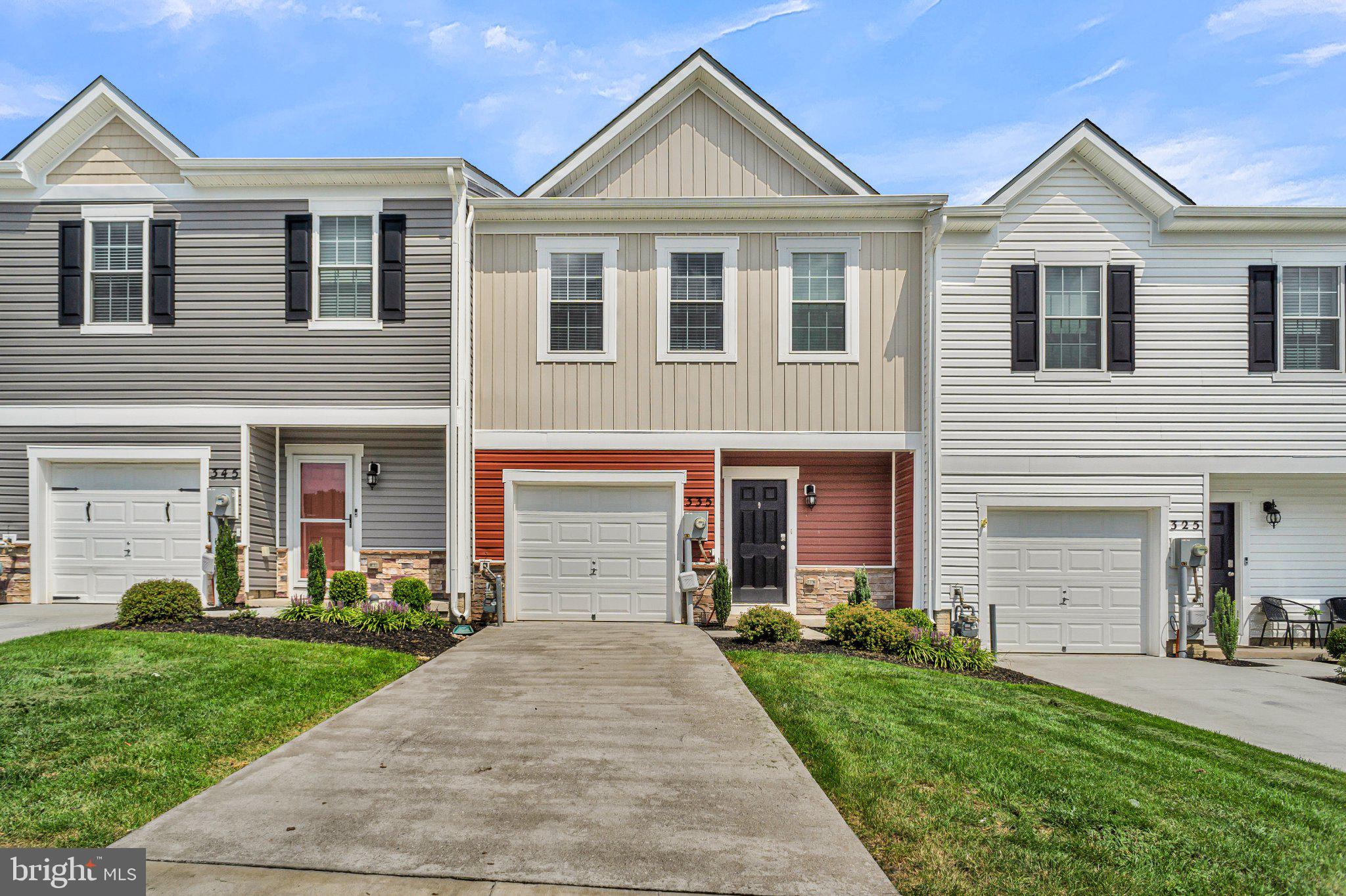 335 Locust Run Dr, York, PA 17404