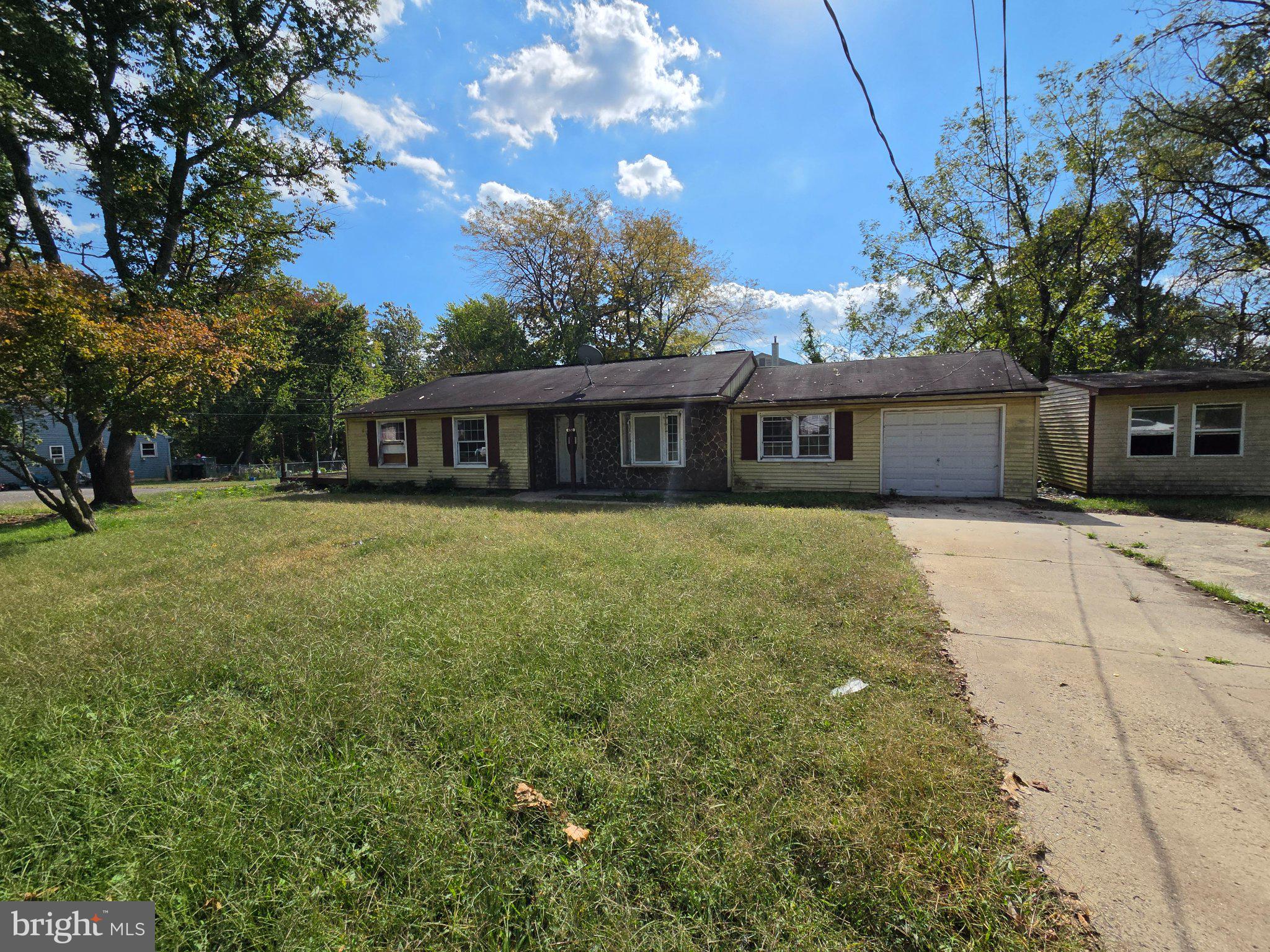 450 Hawthorne Ave, Lindenwold, NJ 08021