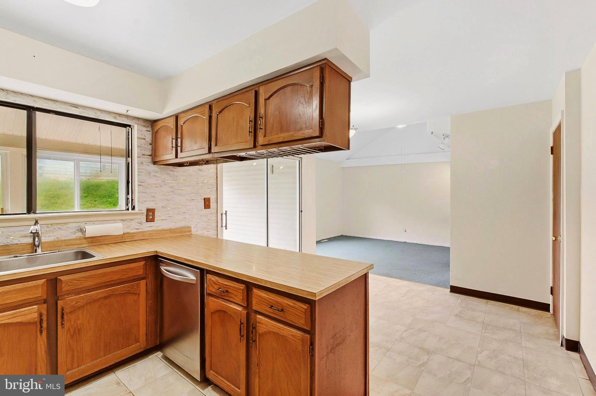 3 E Saint Joseph Ct, Wilmington, DE 19808 photo