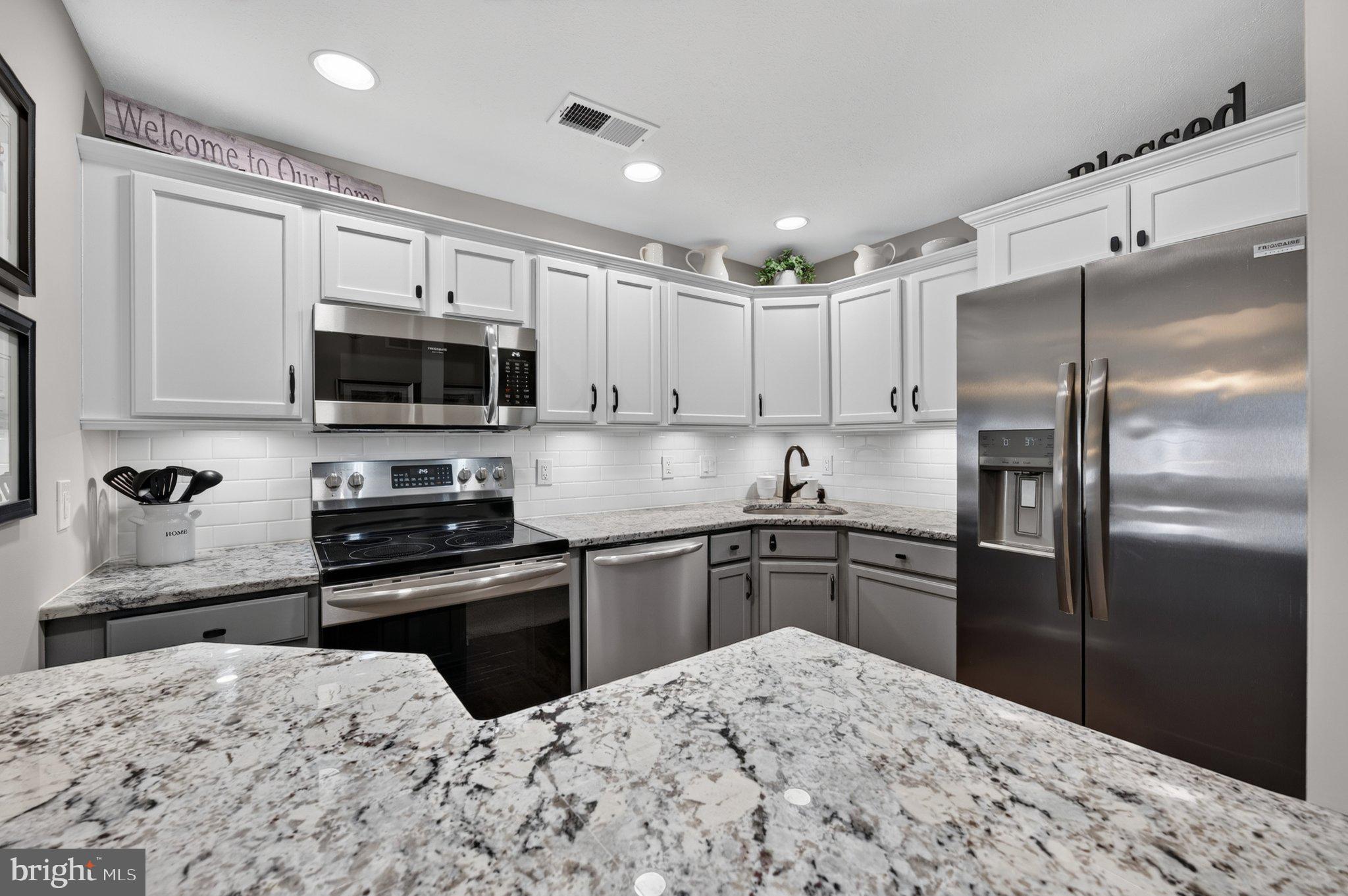 2606 Bluegrass Dr, Mount Laurel, NJ 08054 photo