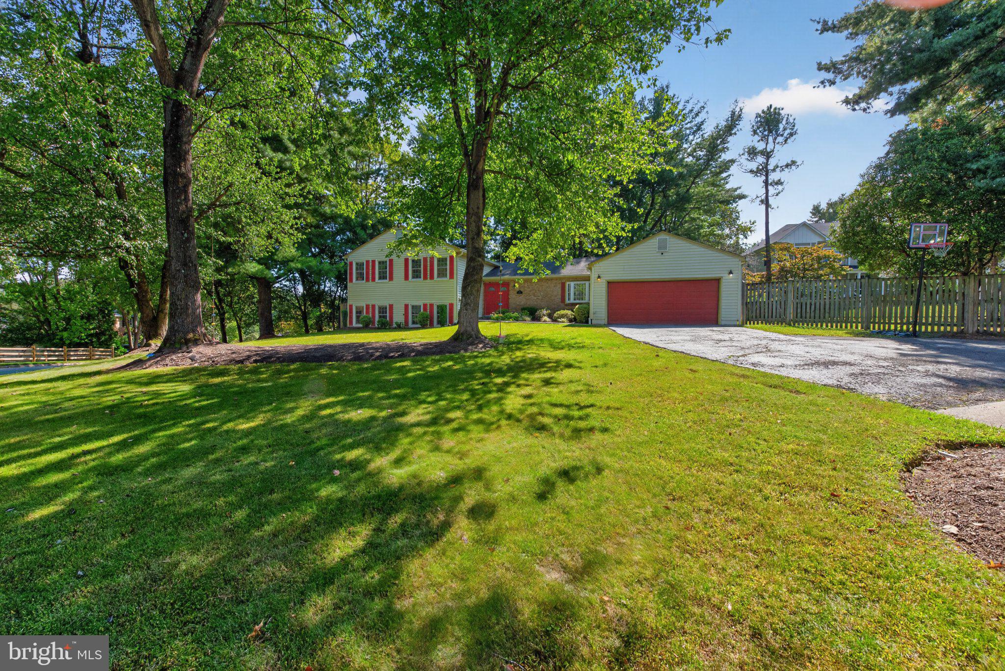 1521 Gingerwood Ct, Vienna, VA 22182