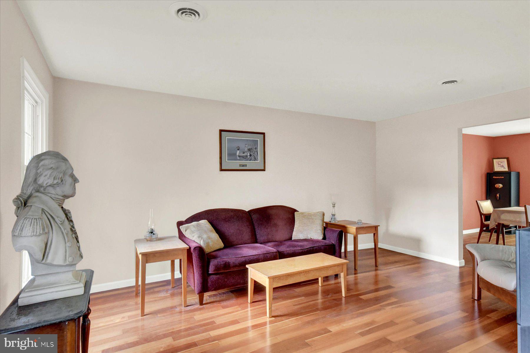 6383 Stephens Xing, Mechanicsburg, PA 17050 photo