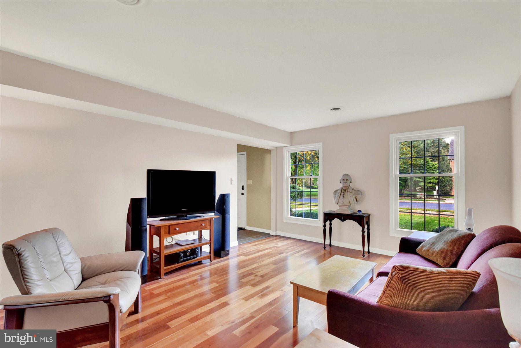 6383 Stephens Xing, Mechanicsburg, PA 17050 photo