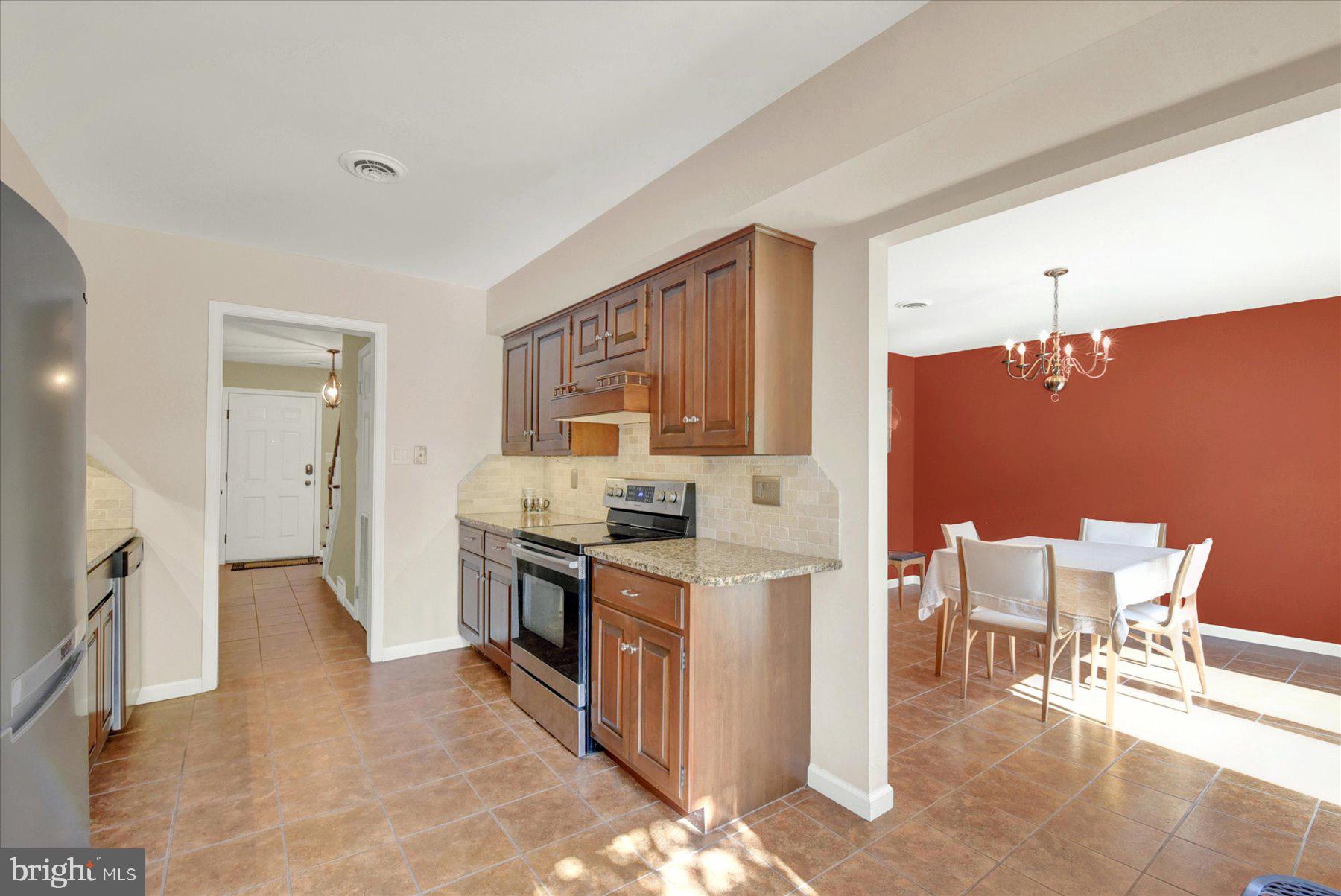 6383 Stephens Xing, Mechanicsburg, PA 17050 photo
