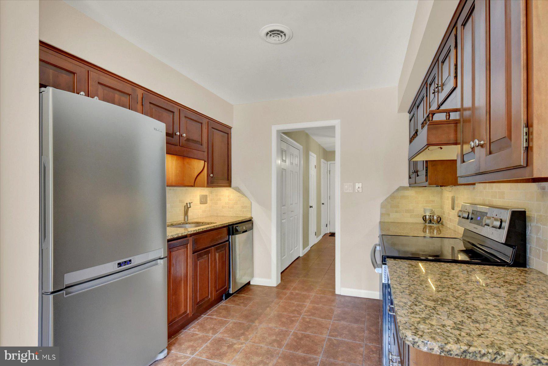 6383 Stephens Xing, Mechanicsburg, PA 17050 photo