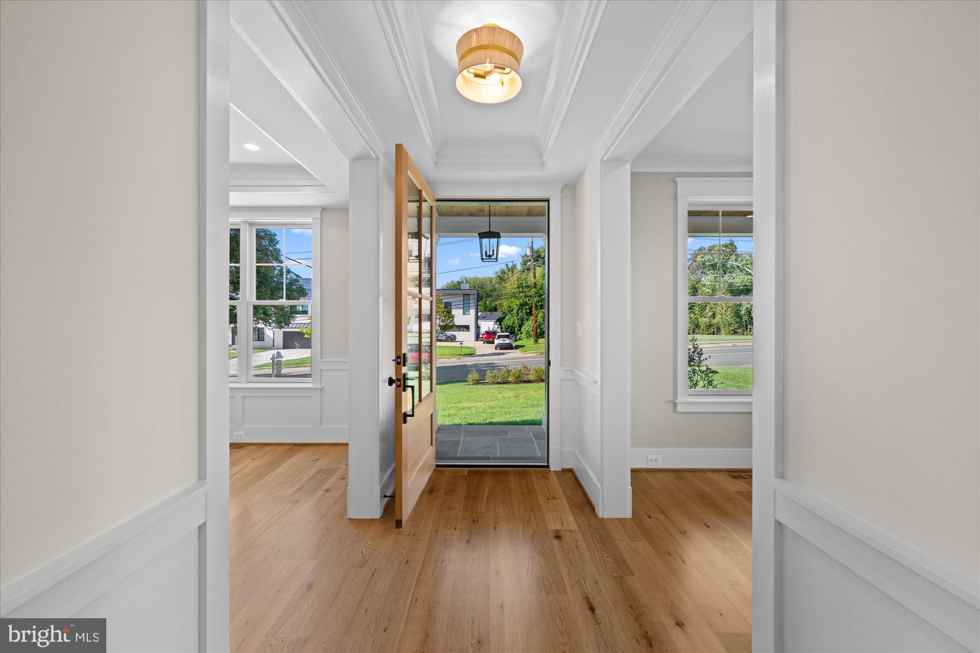5904 Greentree Rd, Bethesda, MD 20817 photo