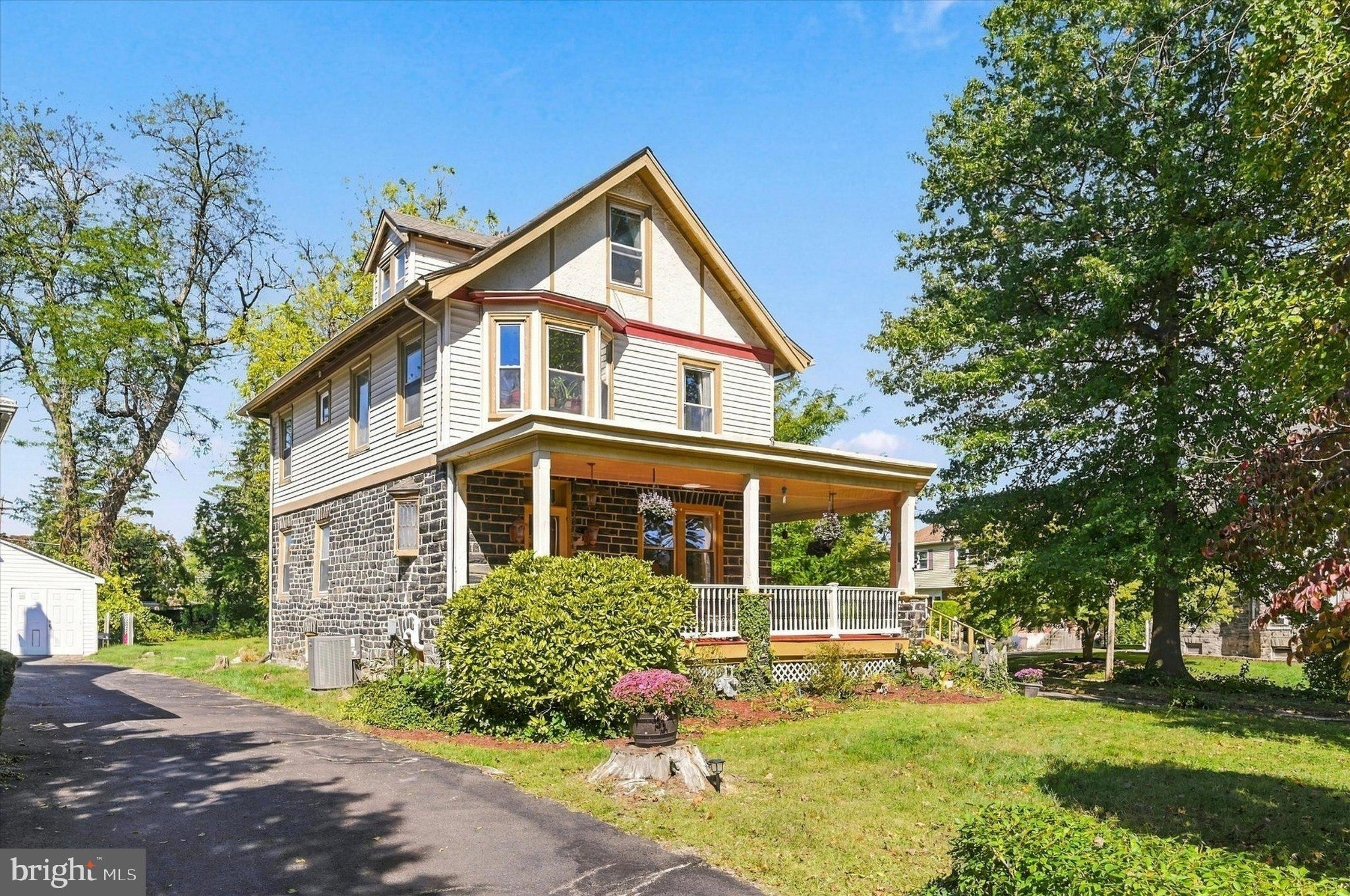 129 Wayne Ave, Aldan, PA 19018