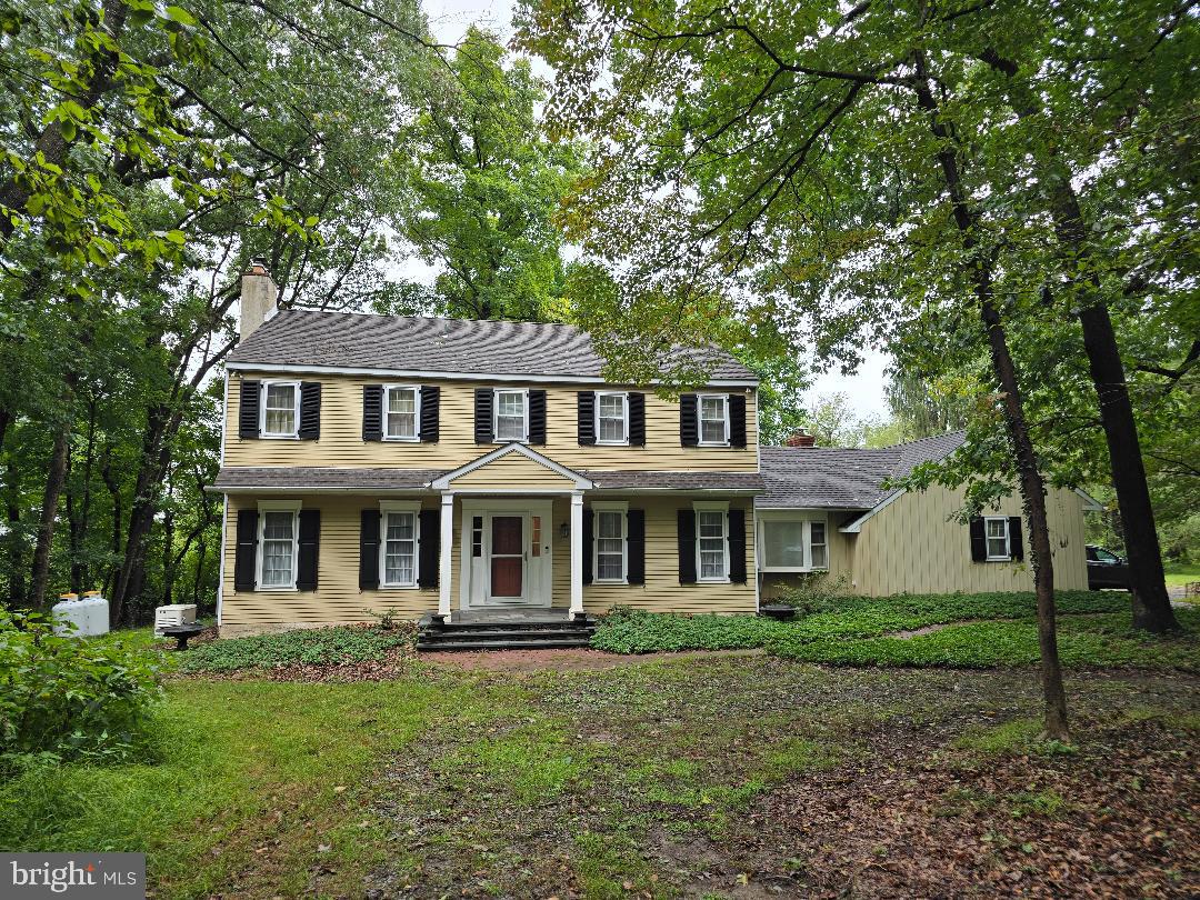 70 Turkey Ln, Furlong, PA 18925