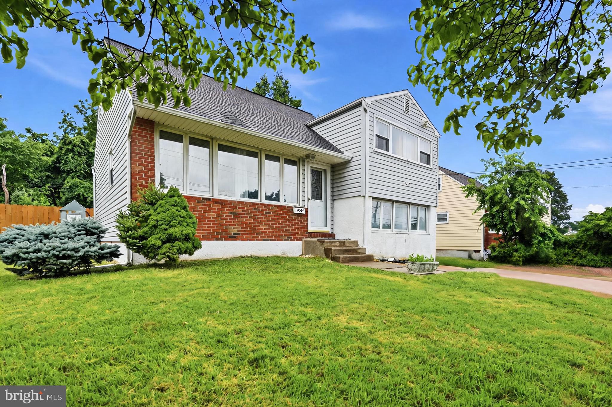 635 County Line Rd, Hatboro, PA 19040