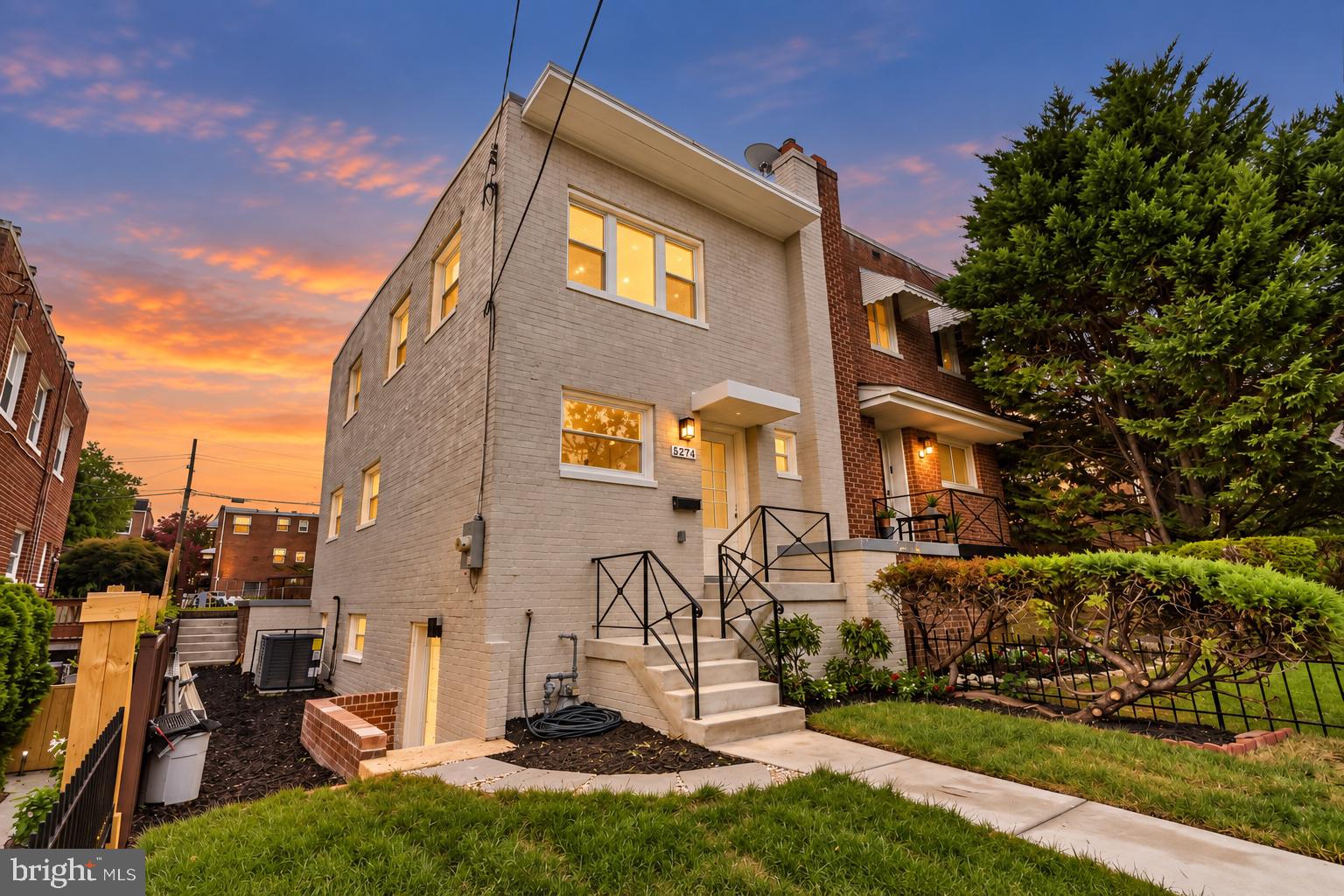 5274 Chillum Pl, Washington, DC 20011