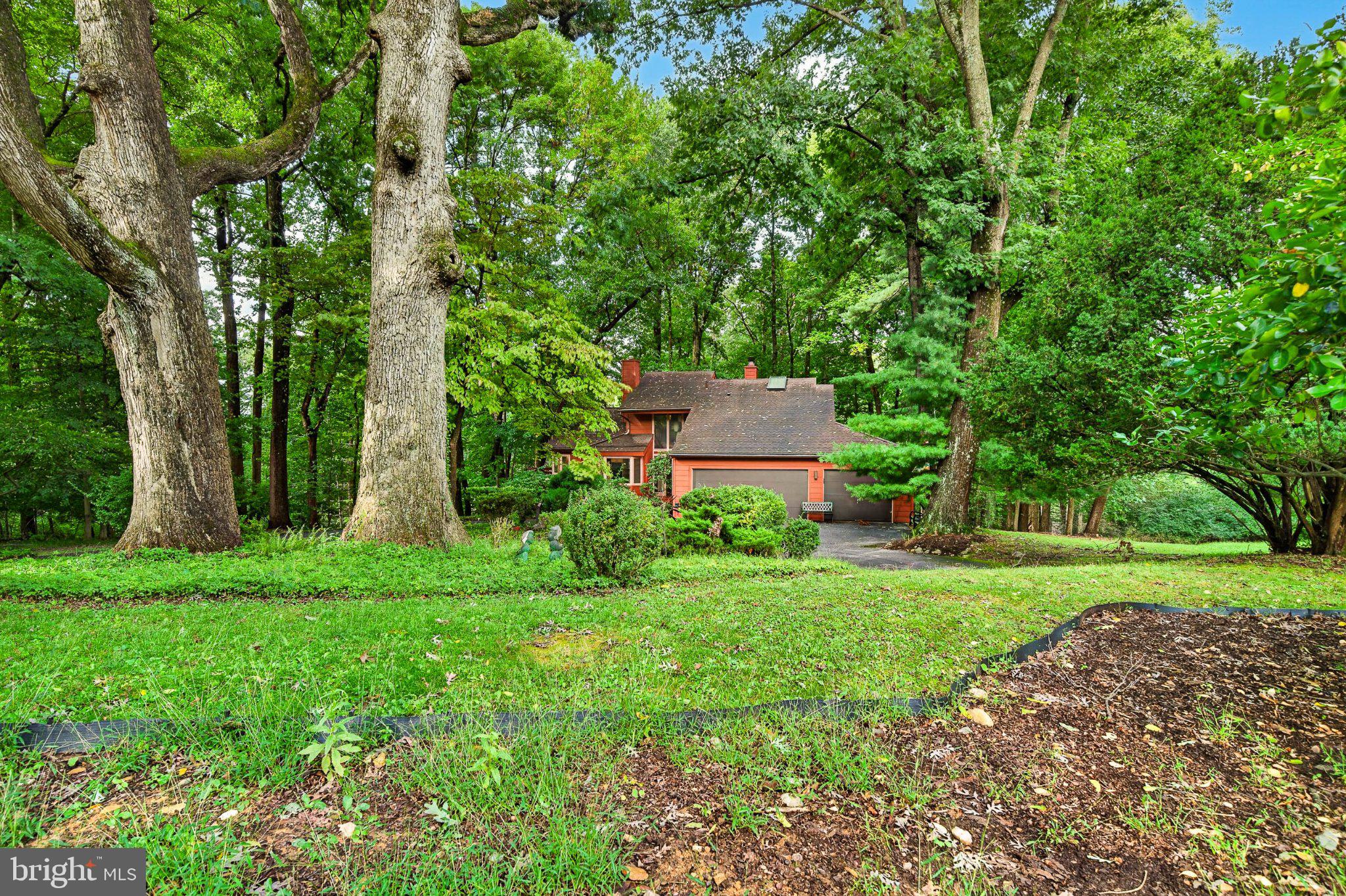 502 Saint Annes Ln, Exton, PA 19341