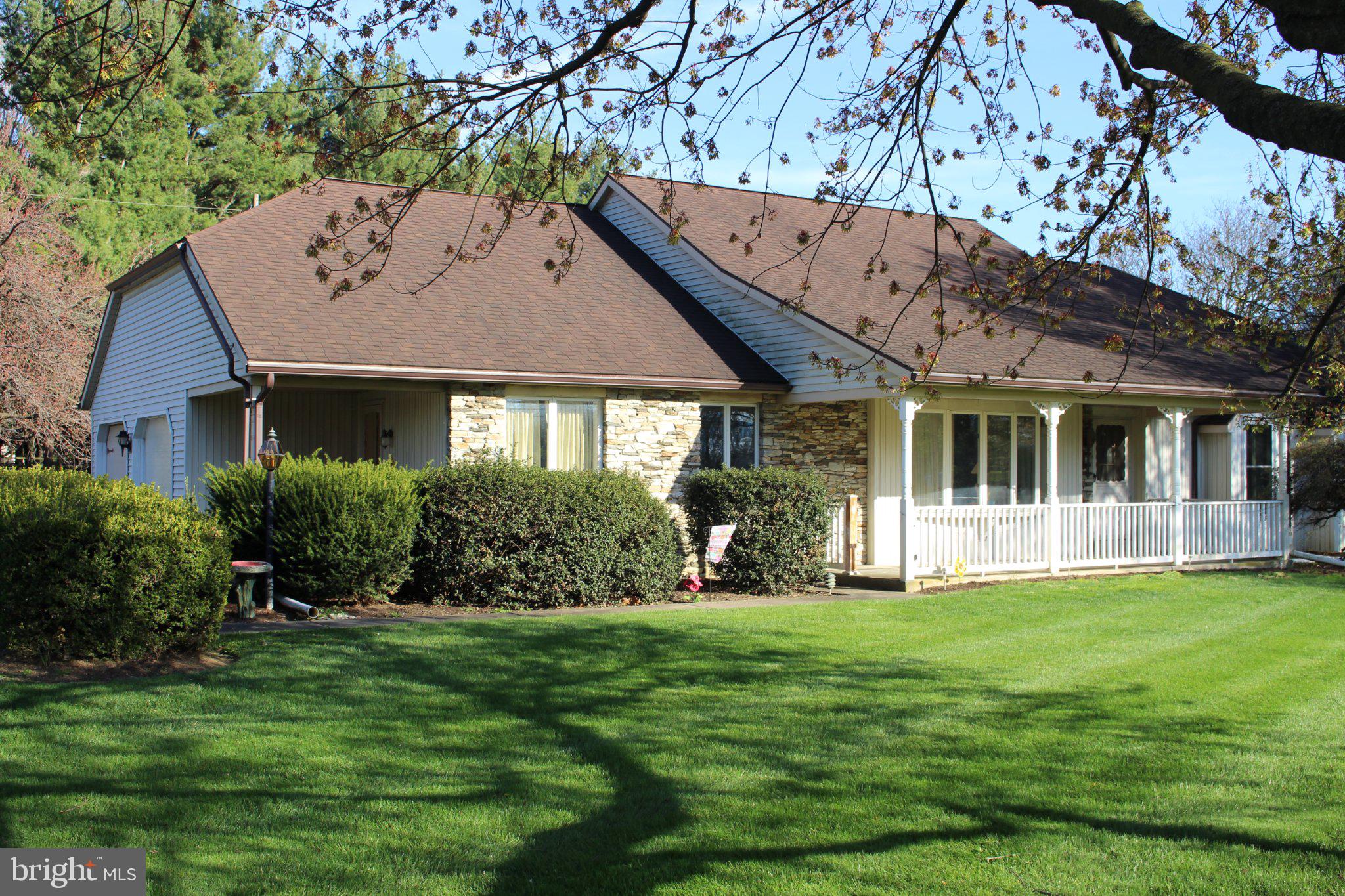 101 Shreiner Rd, Leola, PA 17540