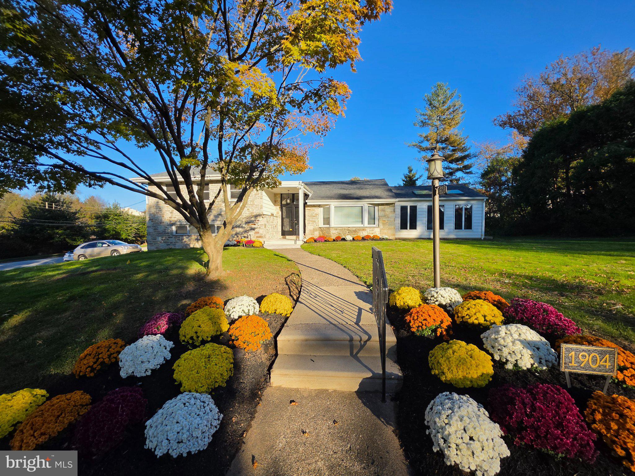 1904 Quill Ln, Oreland, PA 19075 photo
