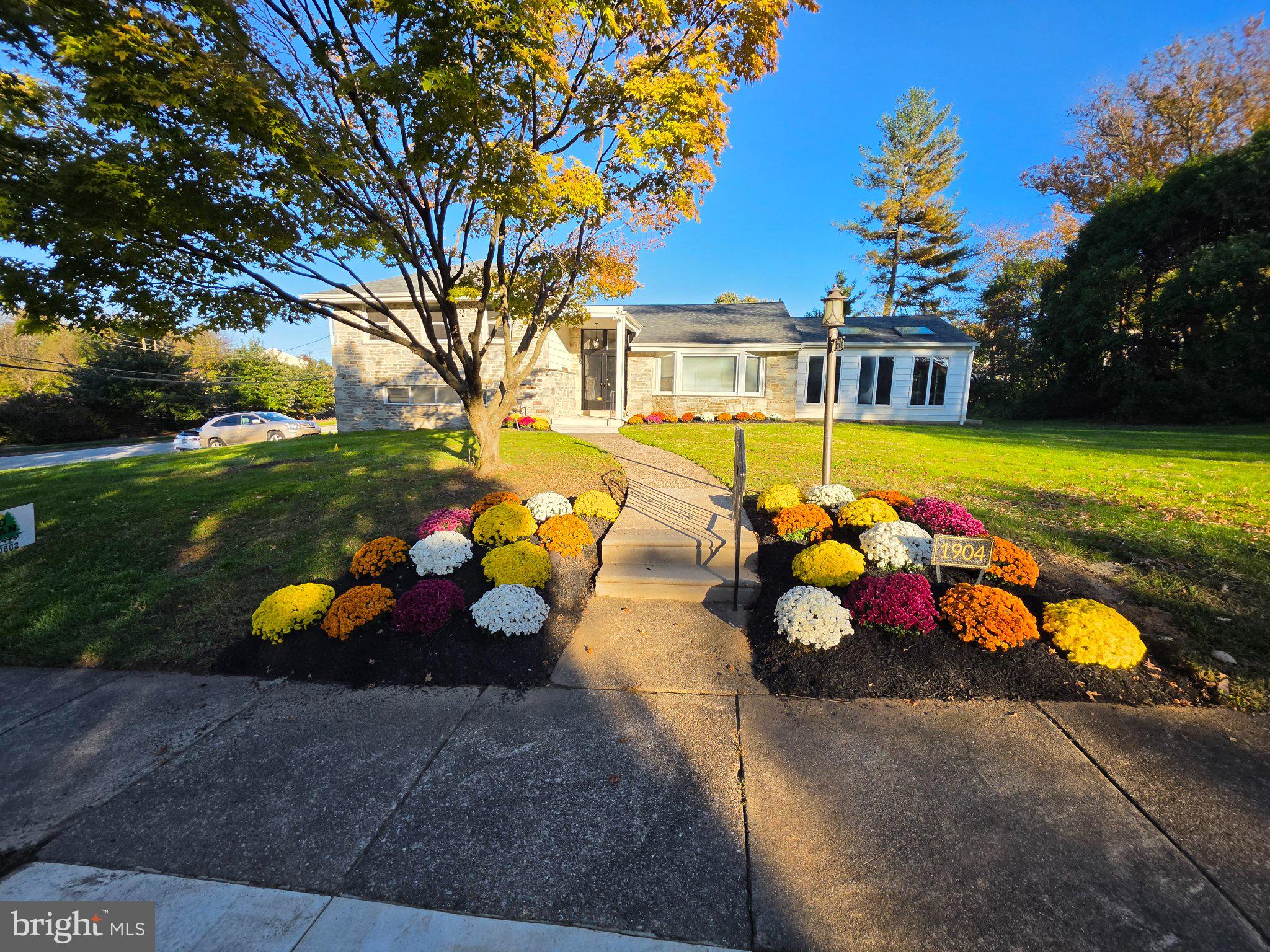 1904 Quill Ln, Oreland, PA 19075 photo