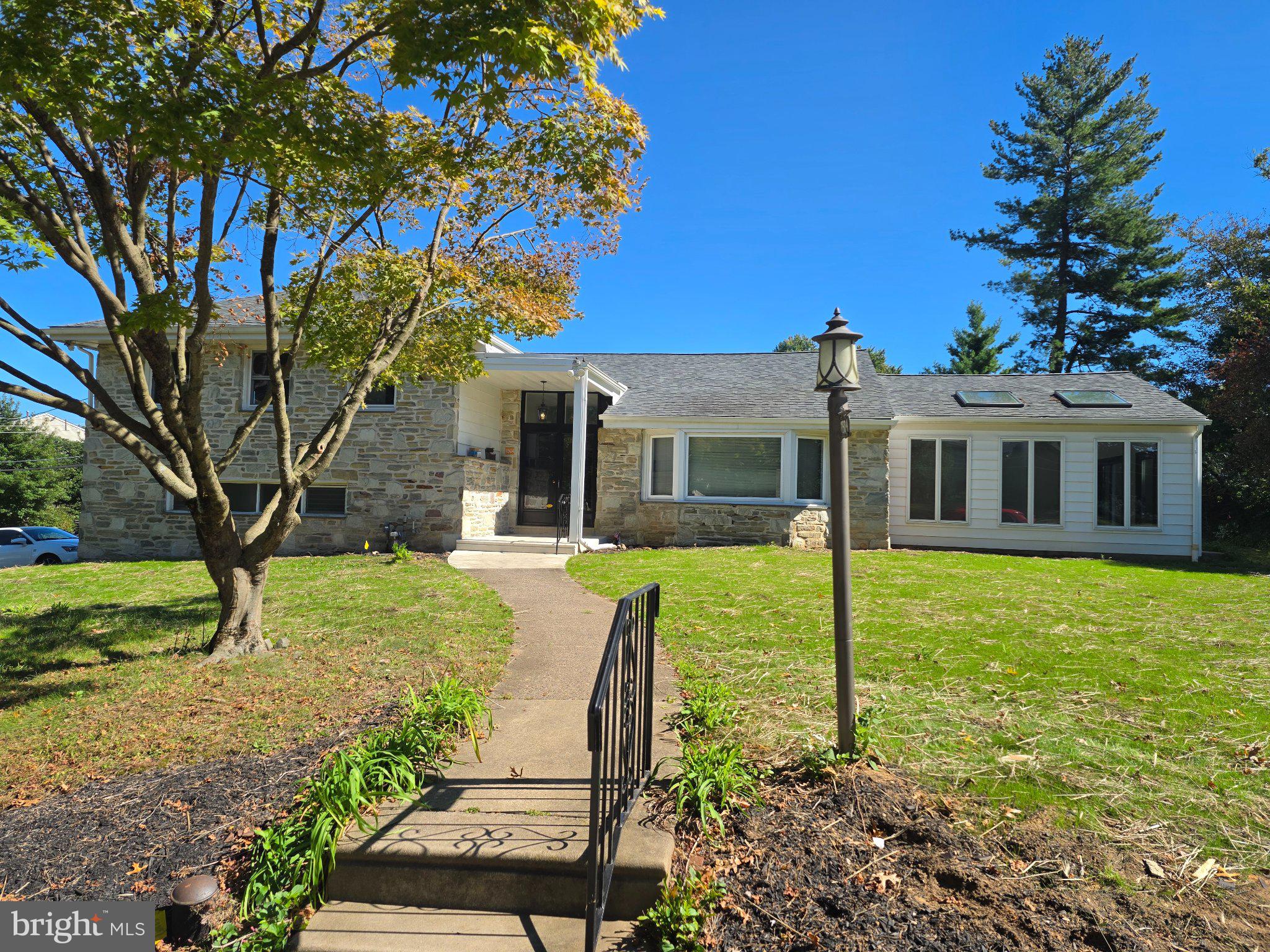 1904 Quill Ln, Oreland, PA 19075