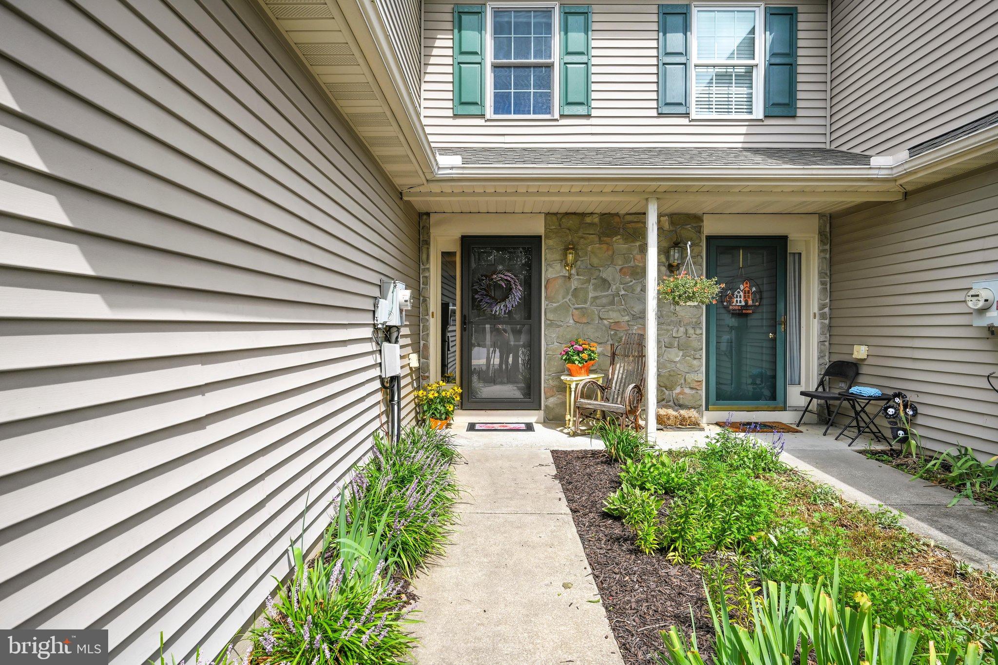 69 Pebble Creek Dr, Lititz, PA 17543 photo