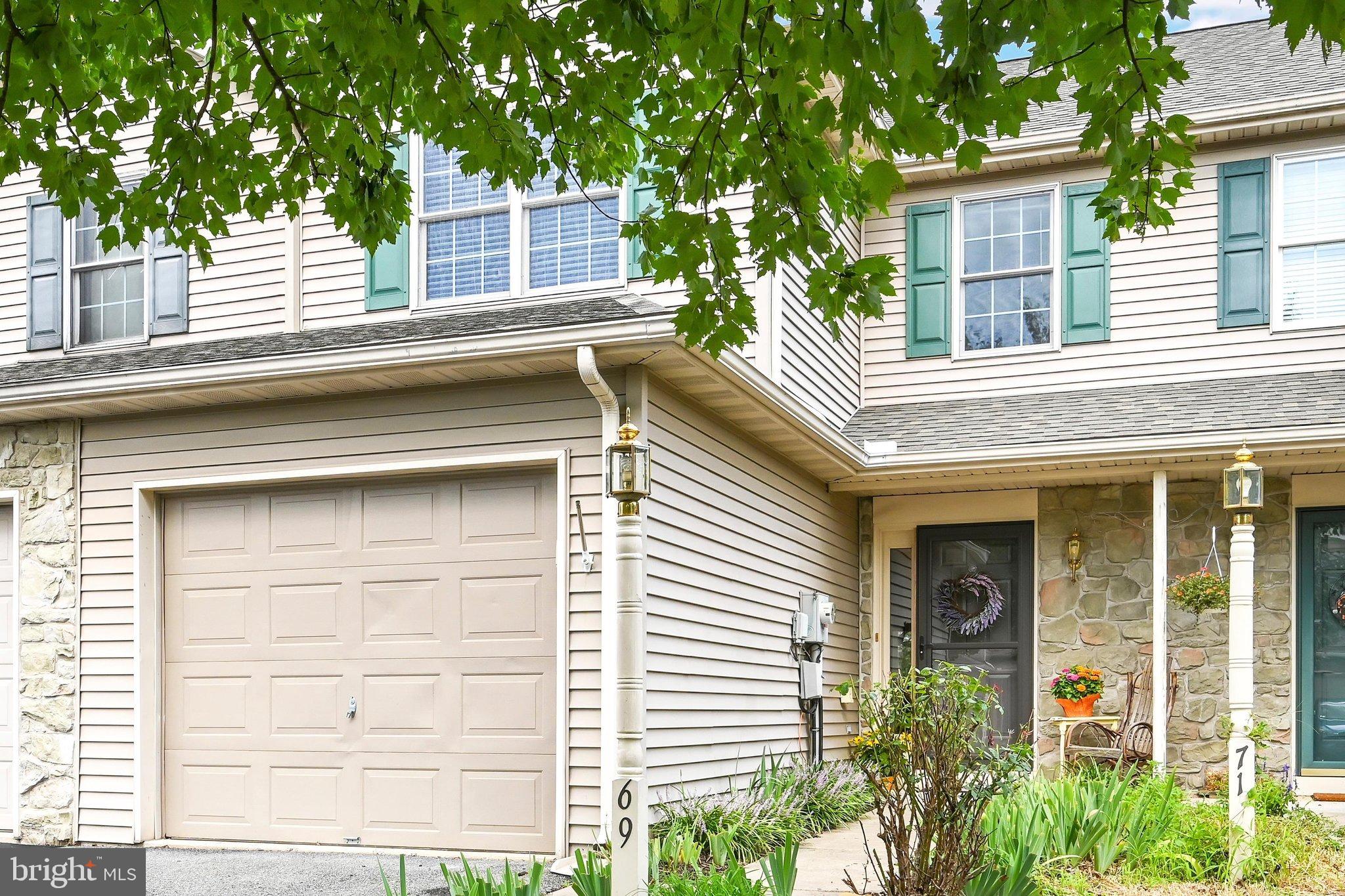 69 Pebble Creek Dr, Lititz, PA 17543 photo
