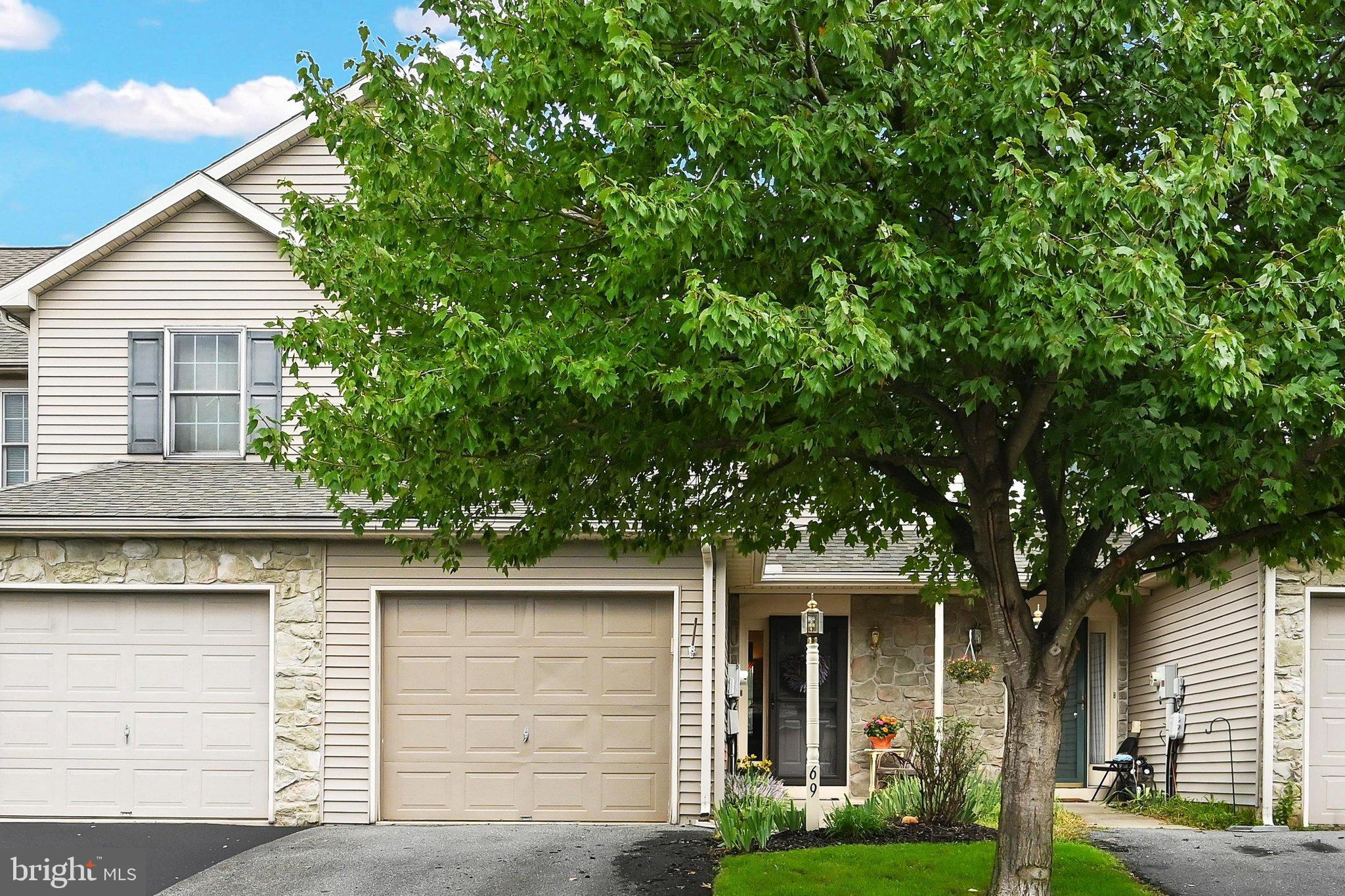 69 Pebble Creek Dr, Lititz, PA 17543