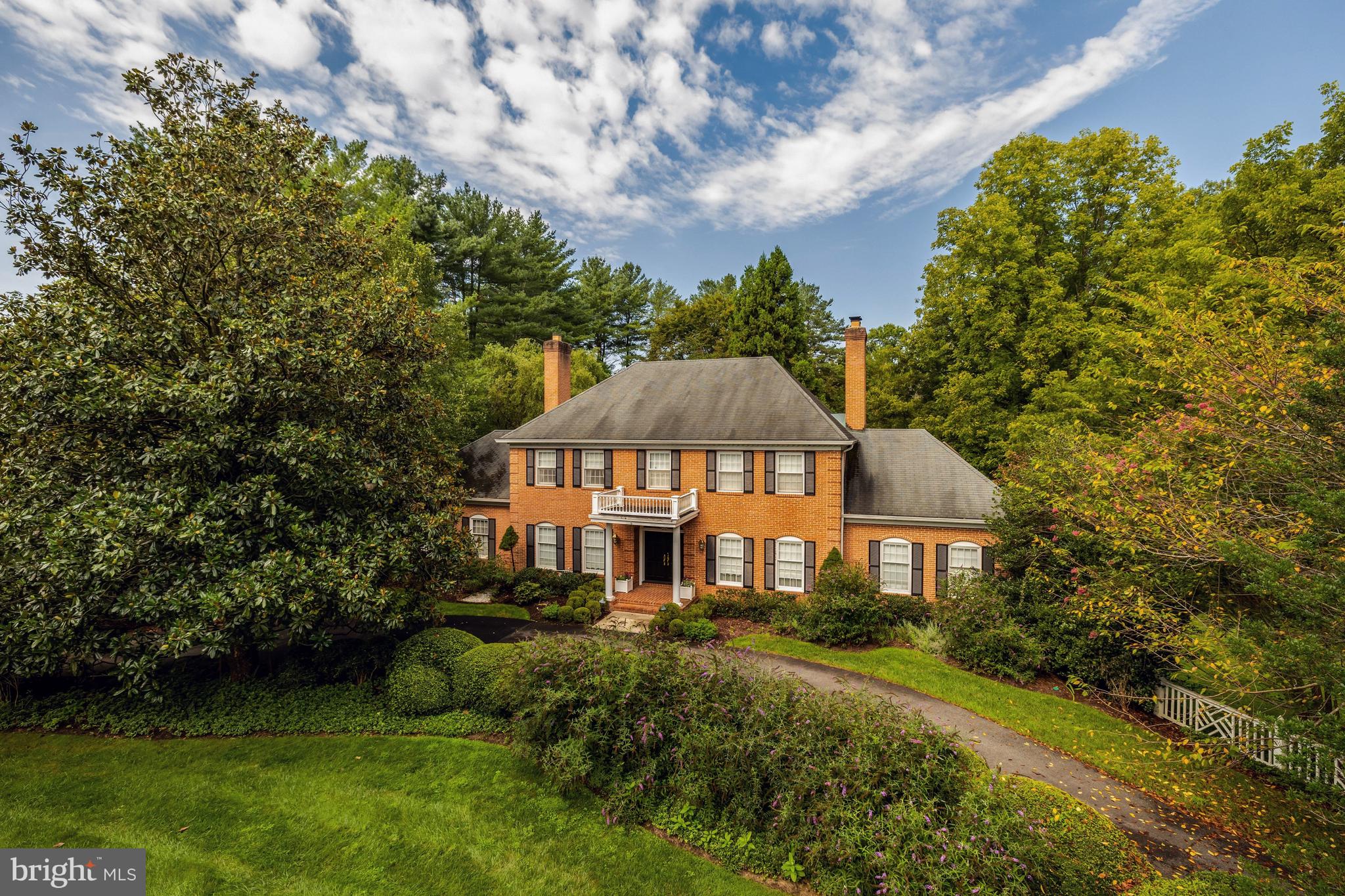 216 River Park Dr, Great Falls, VA 22066