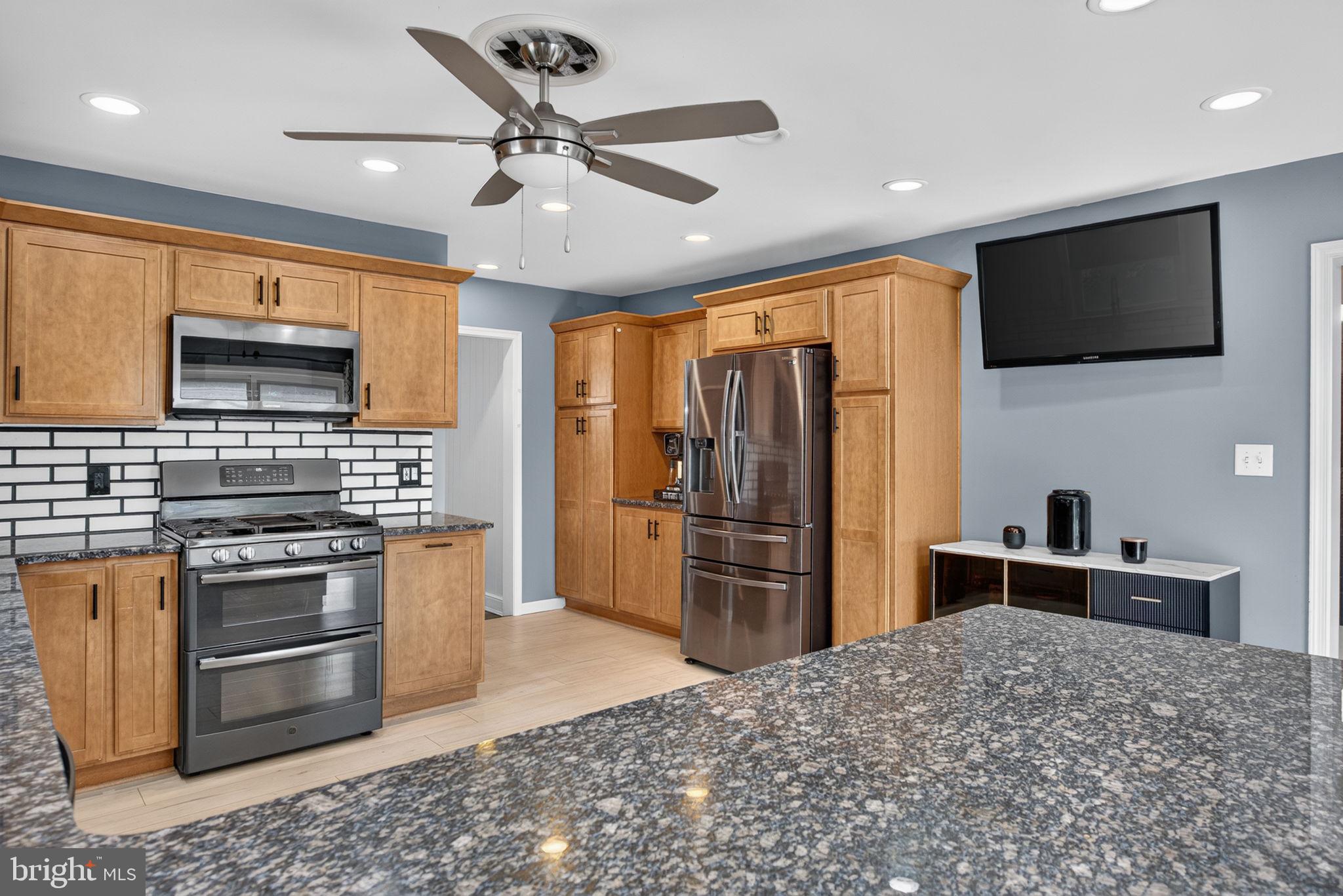 676 W Market St, Marietta, PA 17547 photo