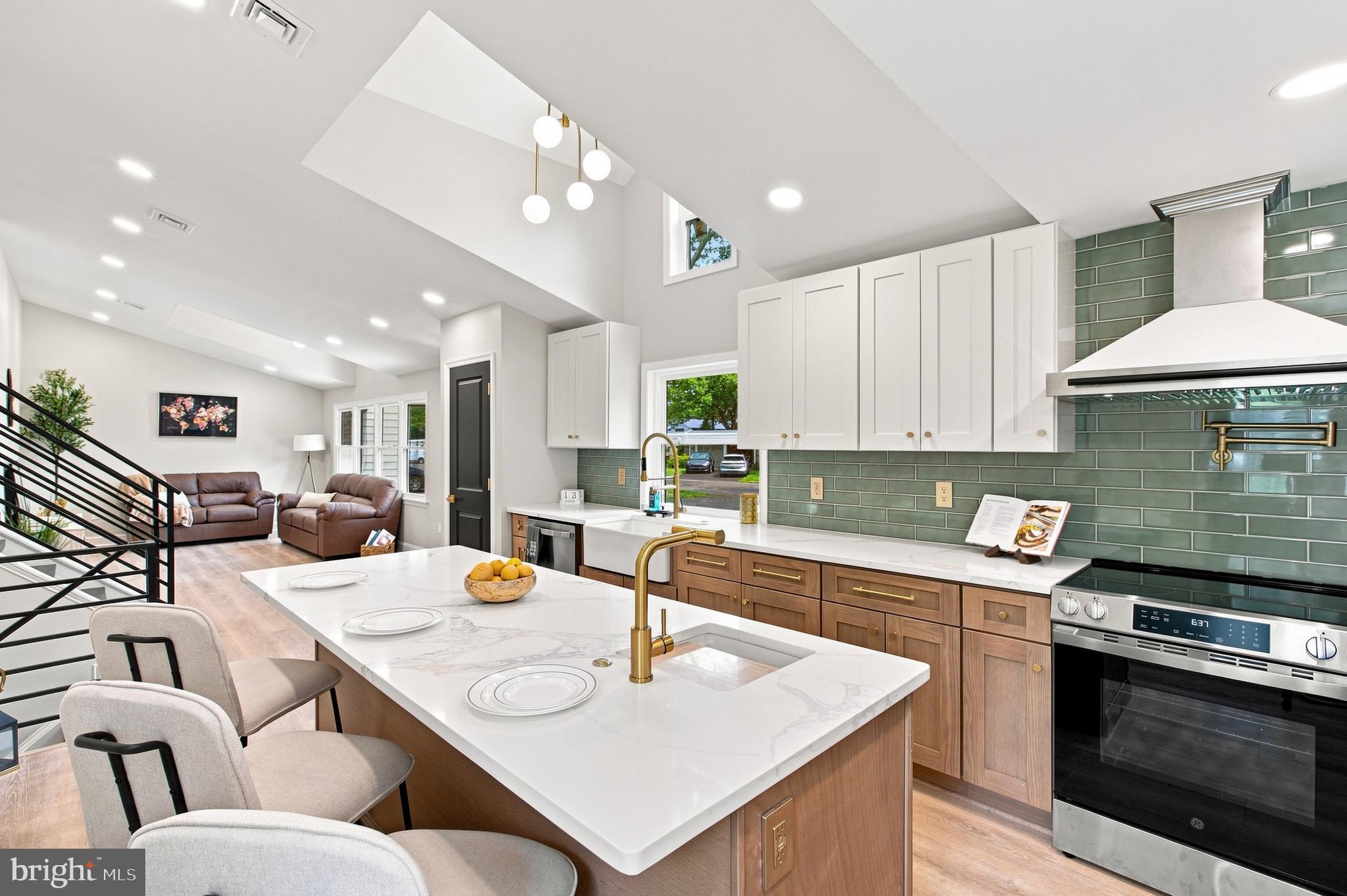 50 Manor Ln, Hadley, PA 19067