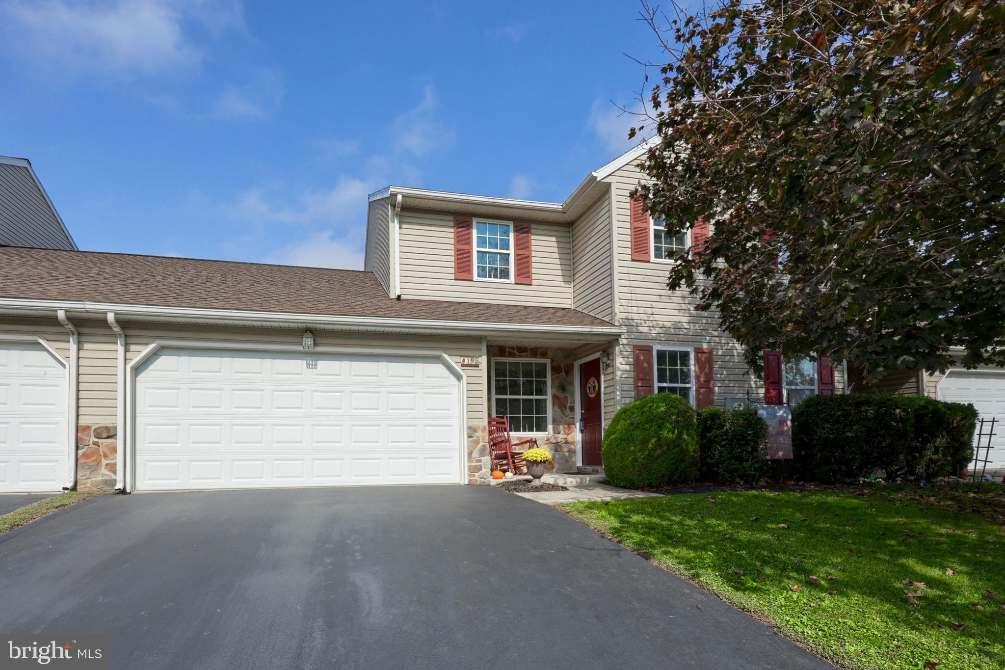 195 Strawberry St, Leola, PA 17540 photo