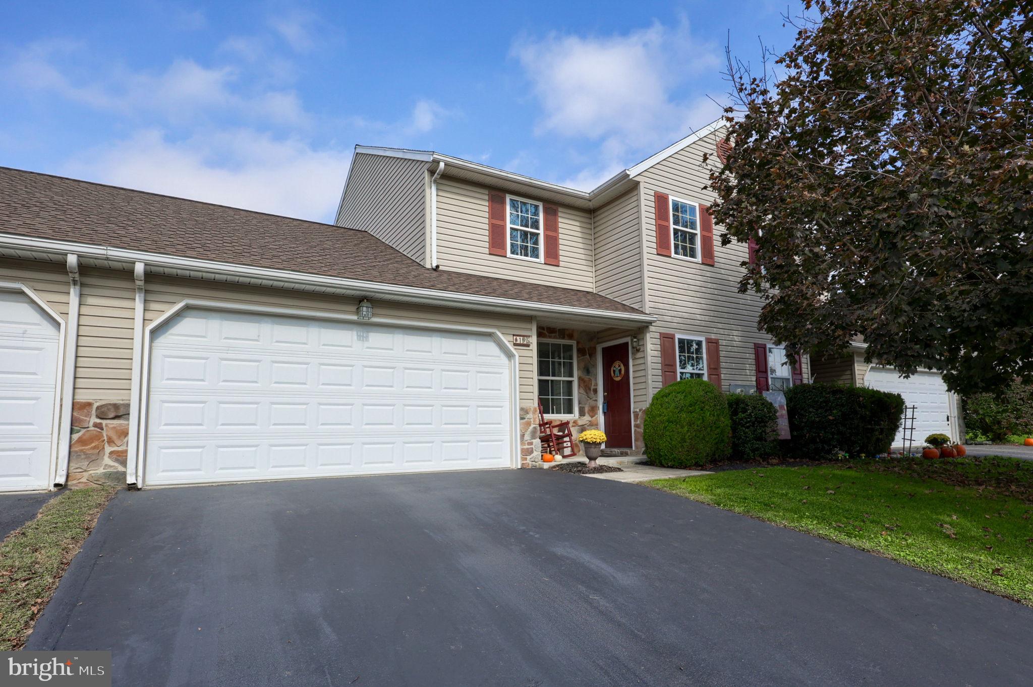 195 Strawberry St, Leola, PA 17540 photo