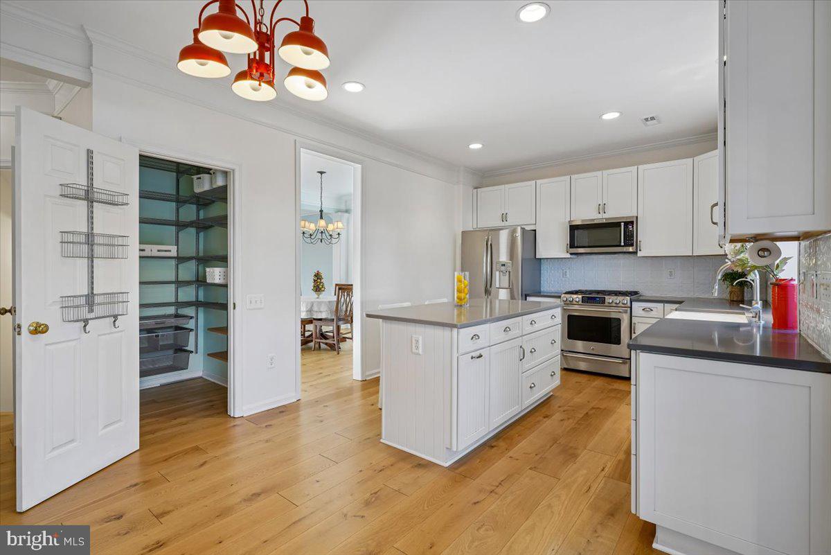 21409 Emerald Dr, Germantown, MD 20876 photo