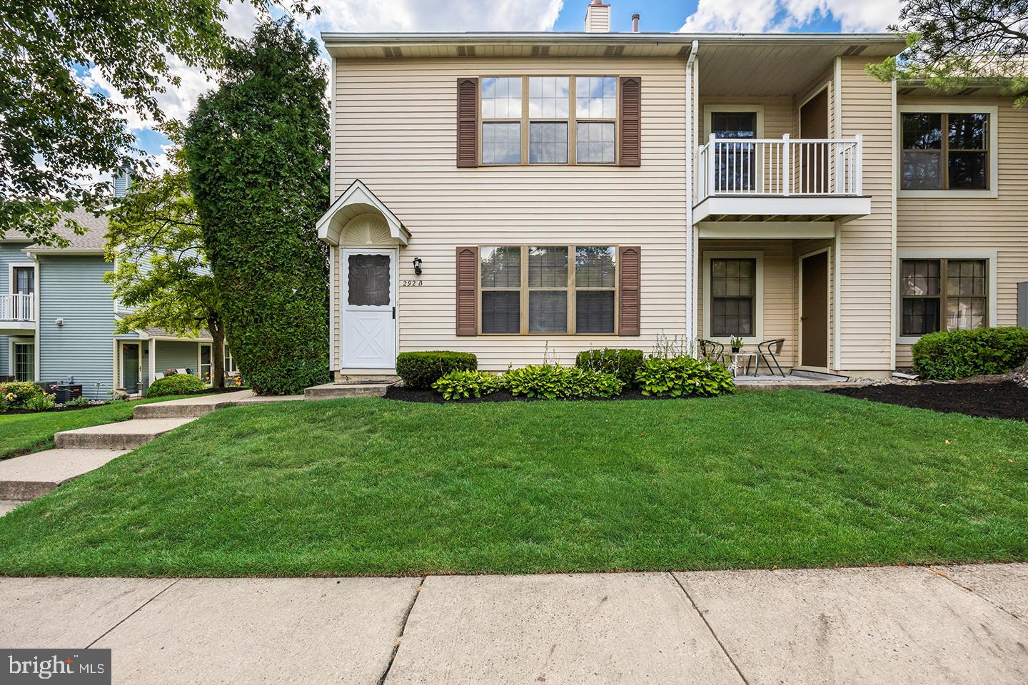 292 Everly Ct, Mount Laurel, NJ 08054