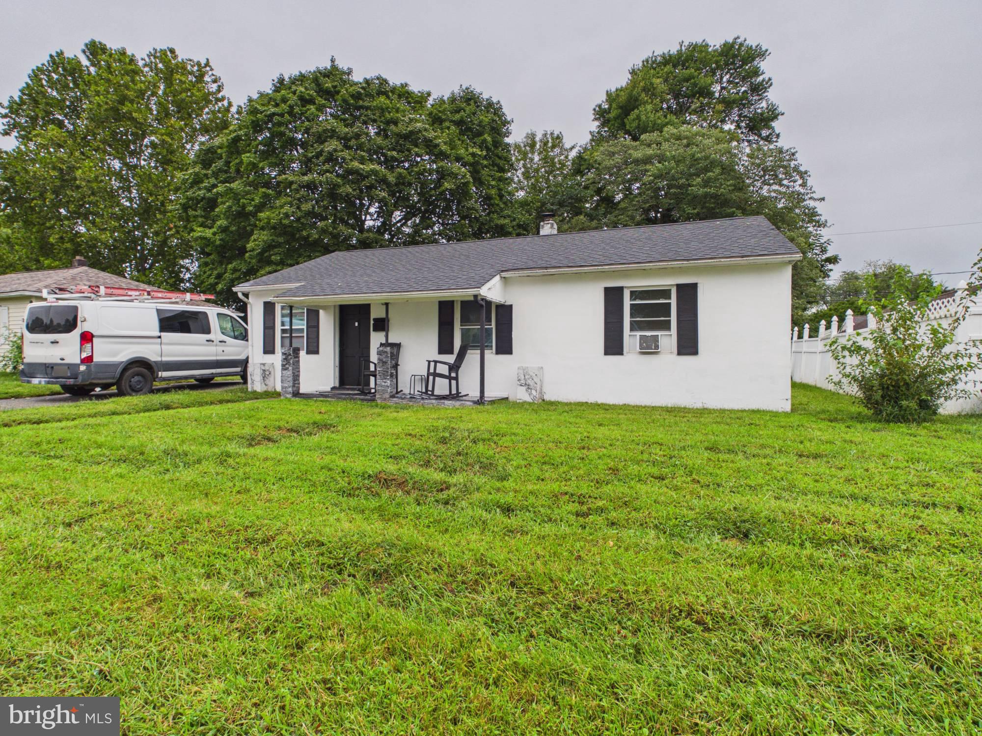 49 Memorial Dr, New Castle, DE 19720