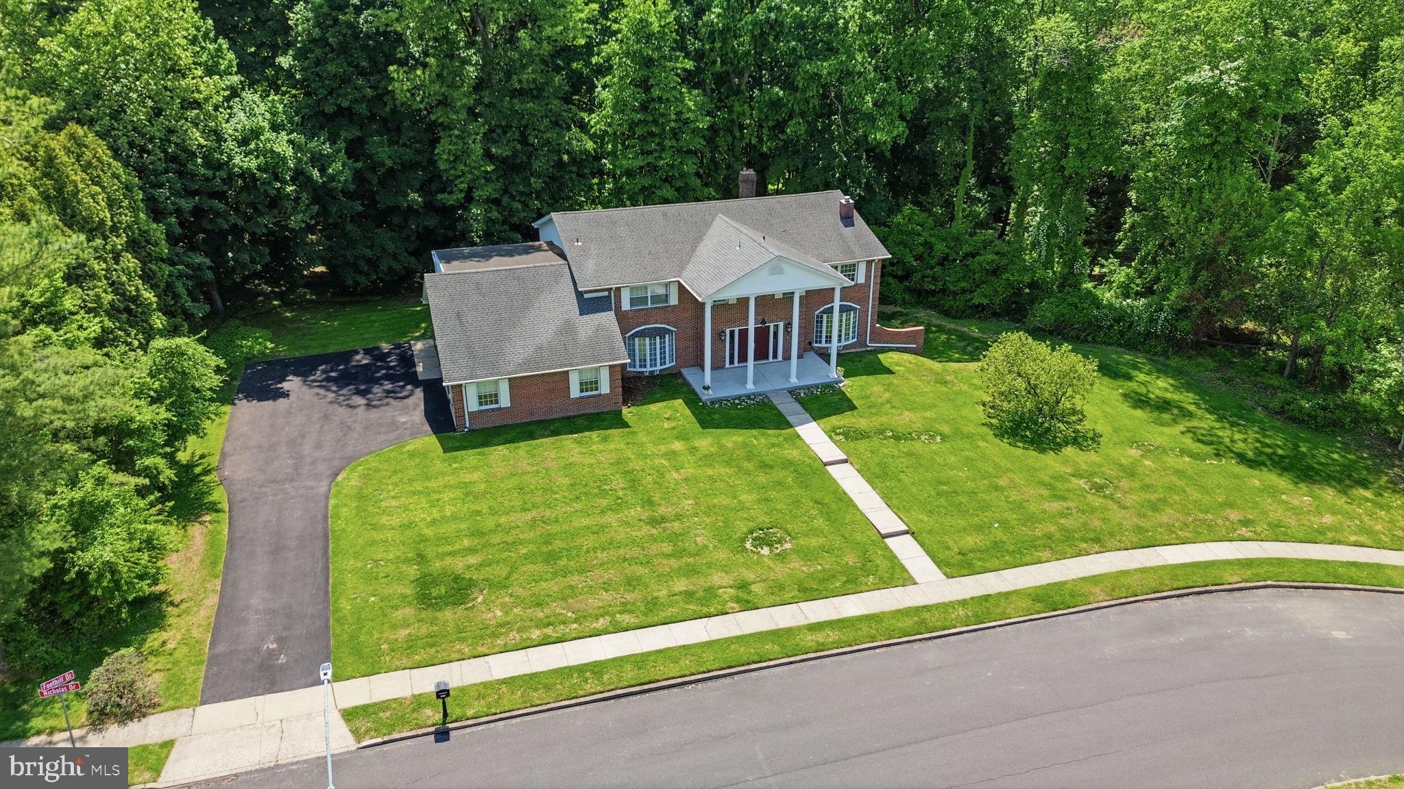 1840 Nicholas Dr, Huntingdon Valley, PA 19006 photo