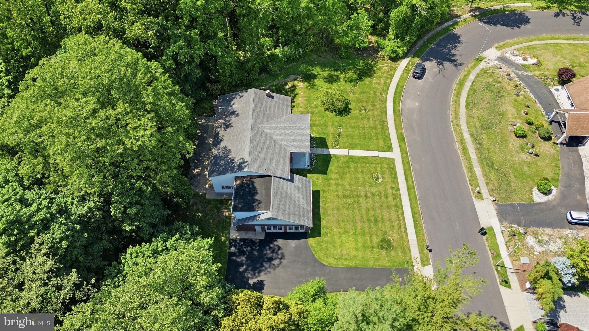 1840 Nicholas Dr, Huntingdon Valley, PA 19006 photo