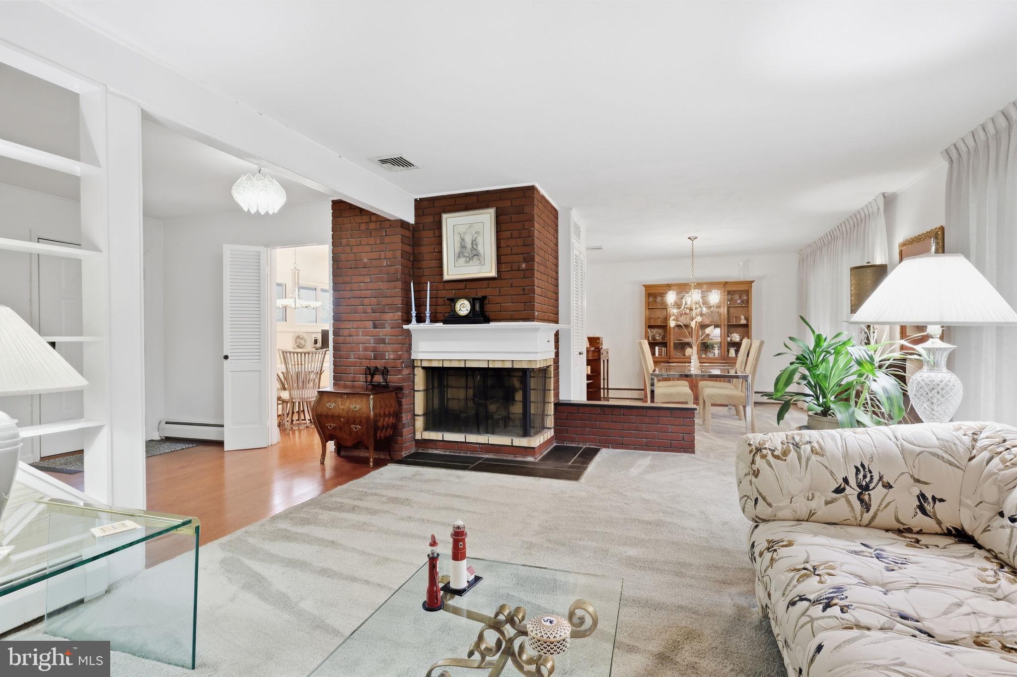 43 Full Turnpike Rd, Levittown, PA 19056 photo