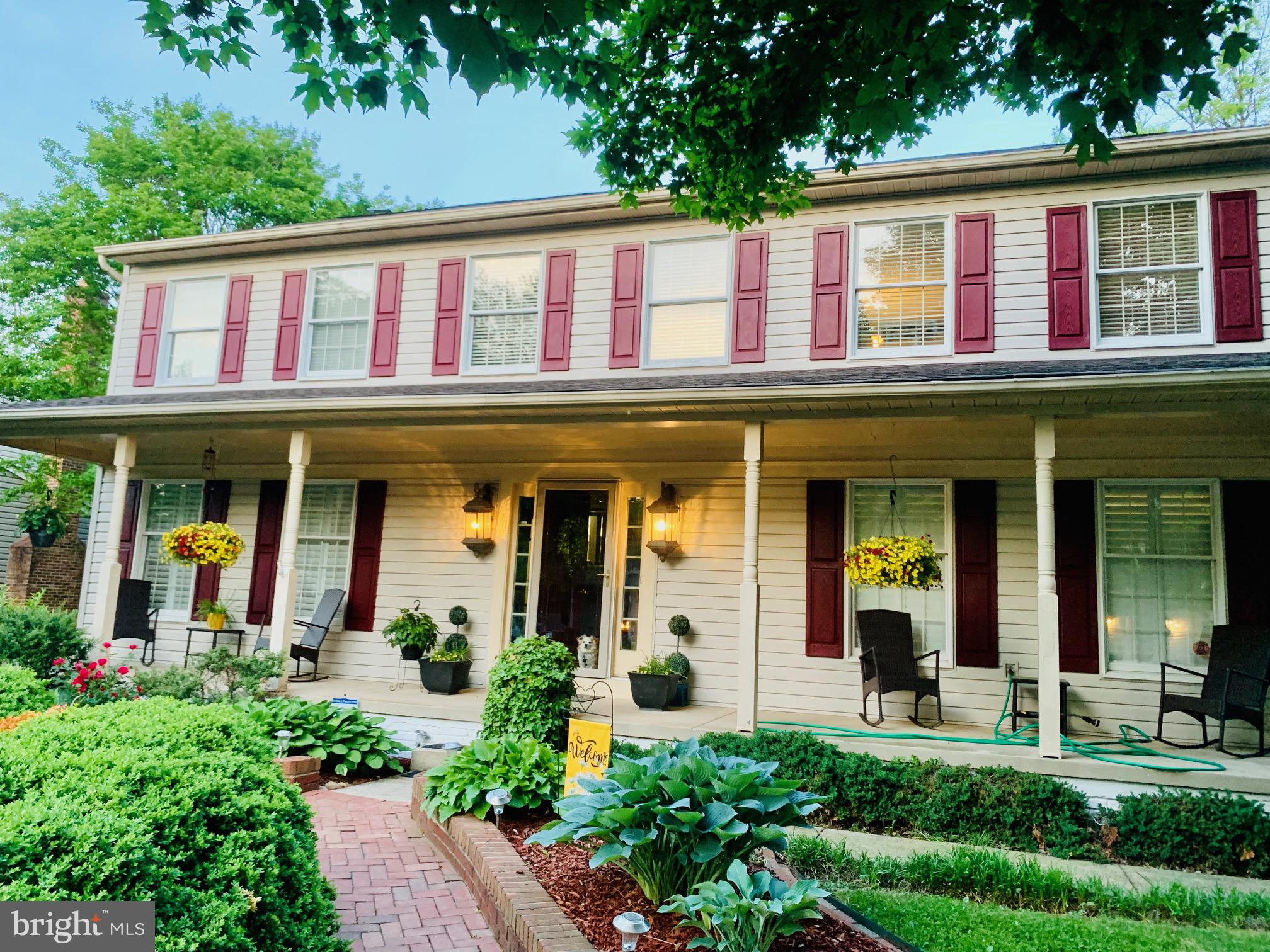 108 Briarwood Ct, Sterling, VA 20164